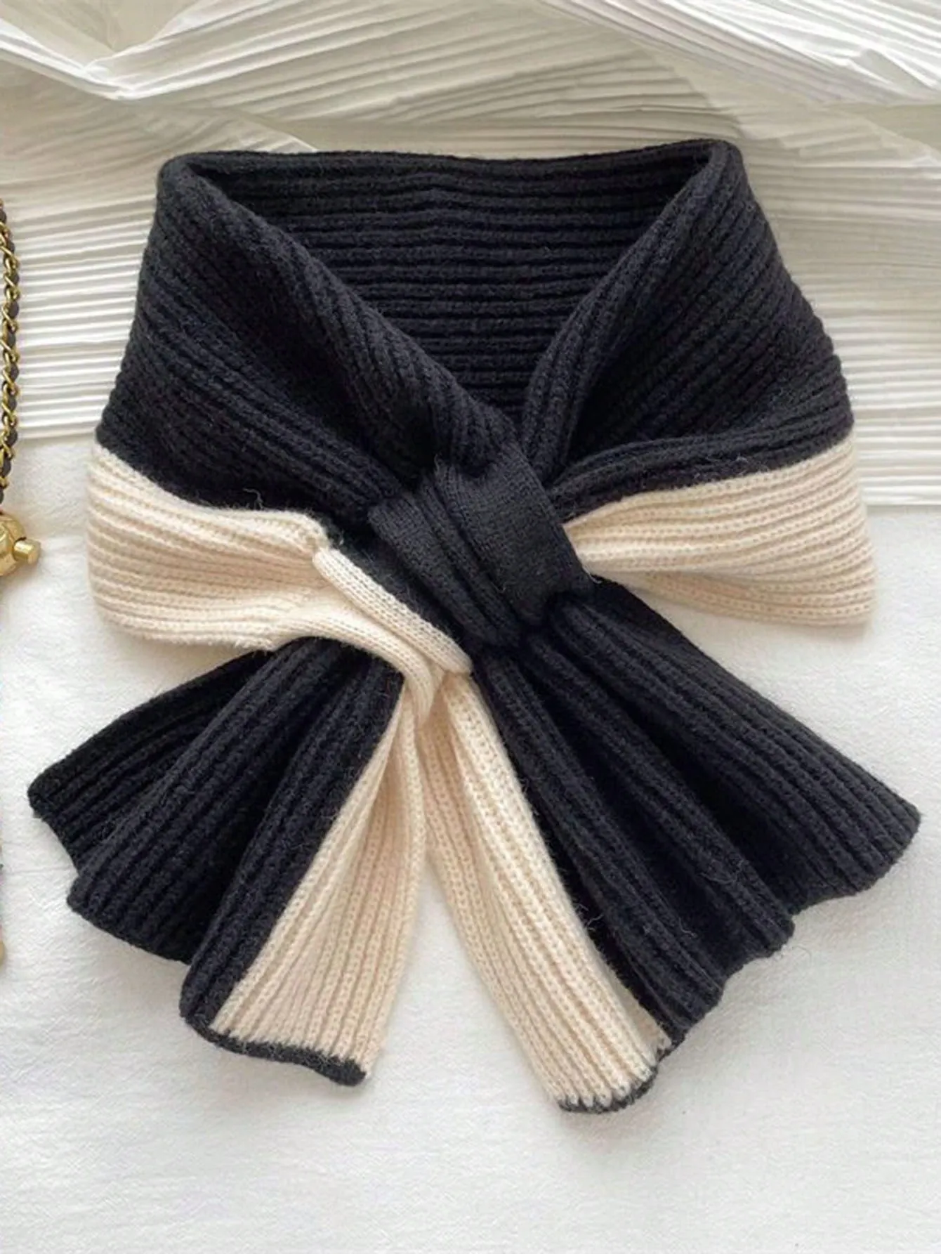 1 Piece Of Women's Fashion Two-Color Cross-Knitted Wool Thickened Scarf Bandana Girl Versatile Casual Autumn And Winter Warm Neck Scarf Suitable For Daily Matching Accessories Women