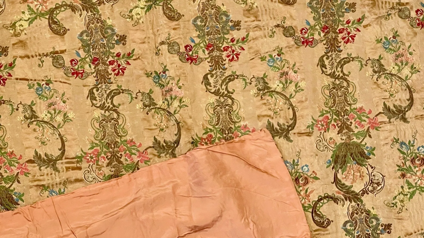 18TH CENTURY FRENCH SILK BROCADE FLORAL TEXTILE