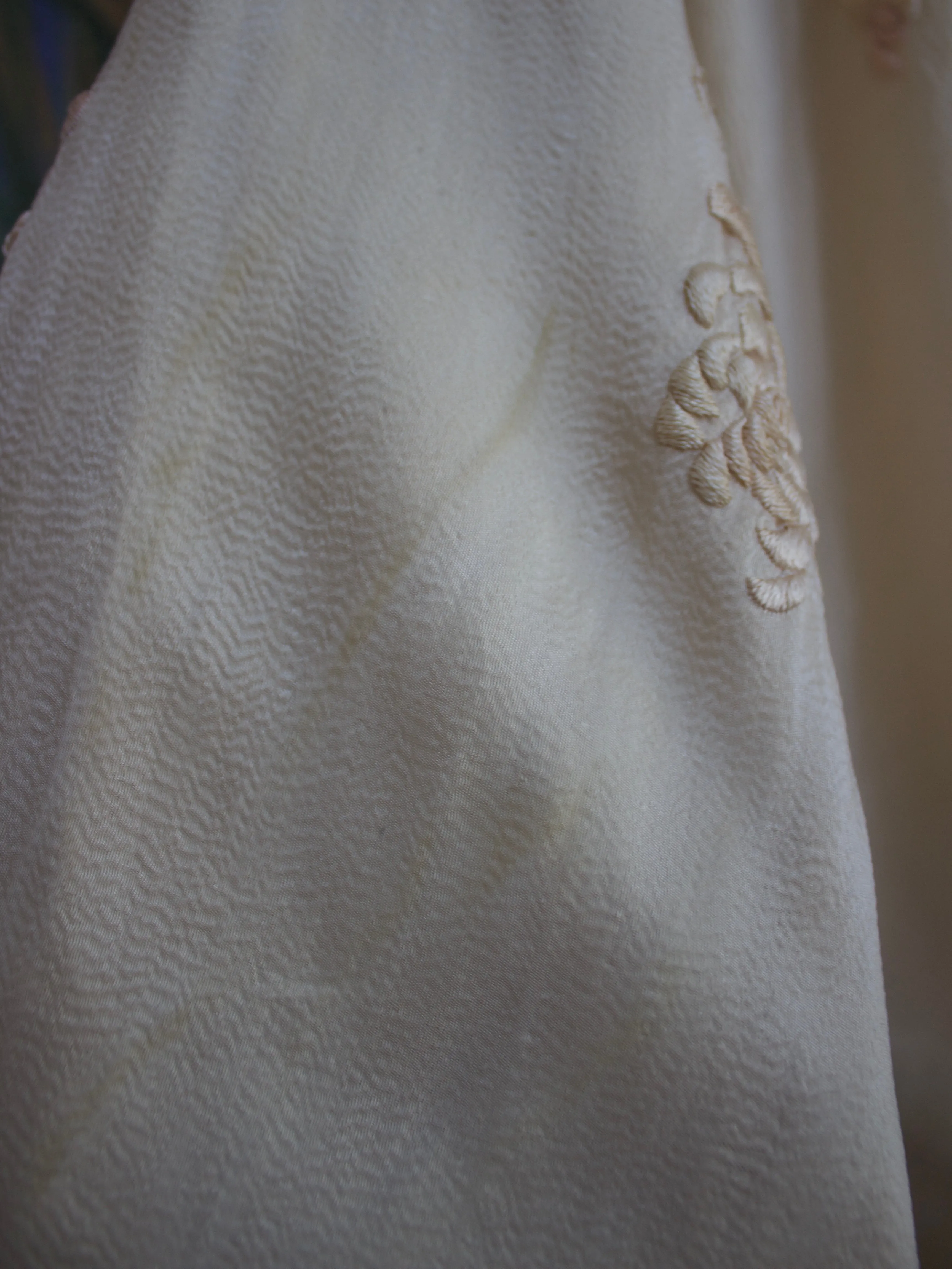 1920s Embroidered Chrysanthemum Silk Bell Sleeve Kimono