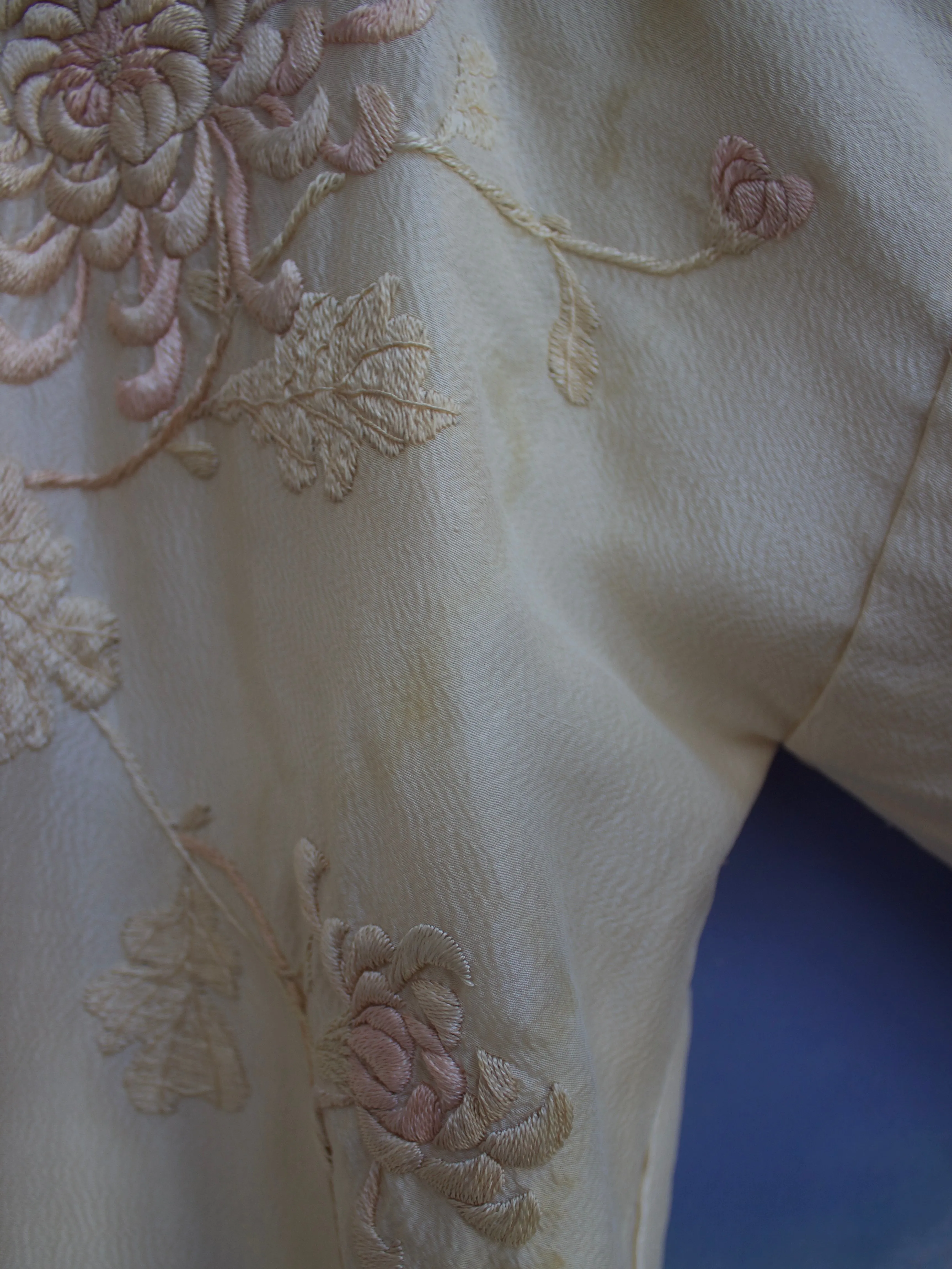 1920s Embroidered Chrysanthemum Silk Bell Sleeve Kimono