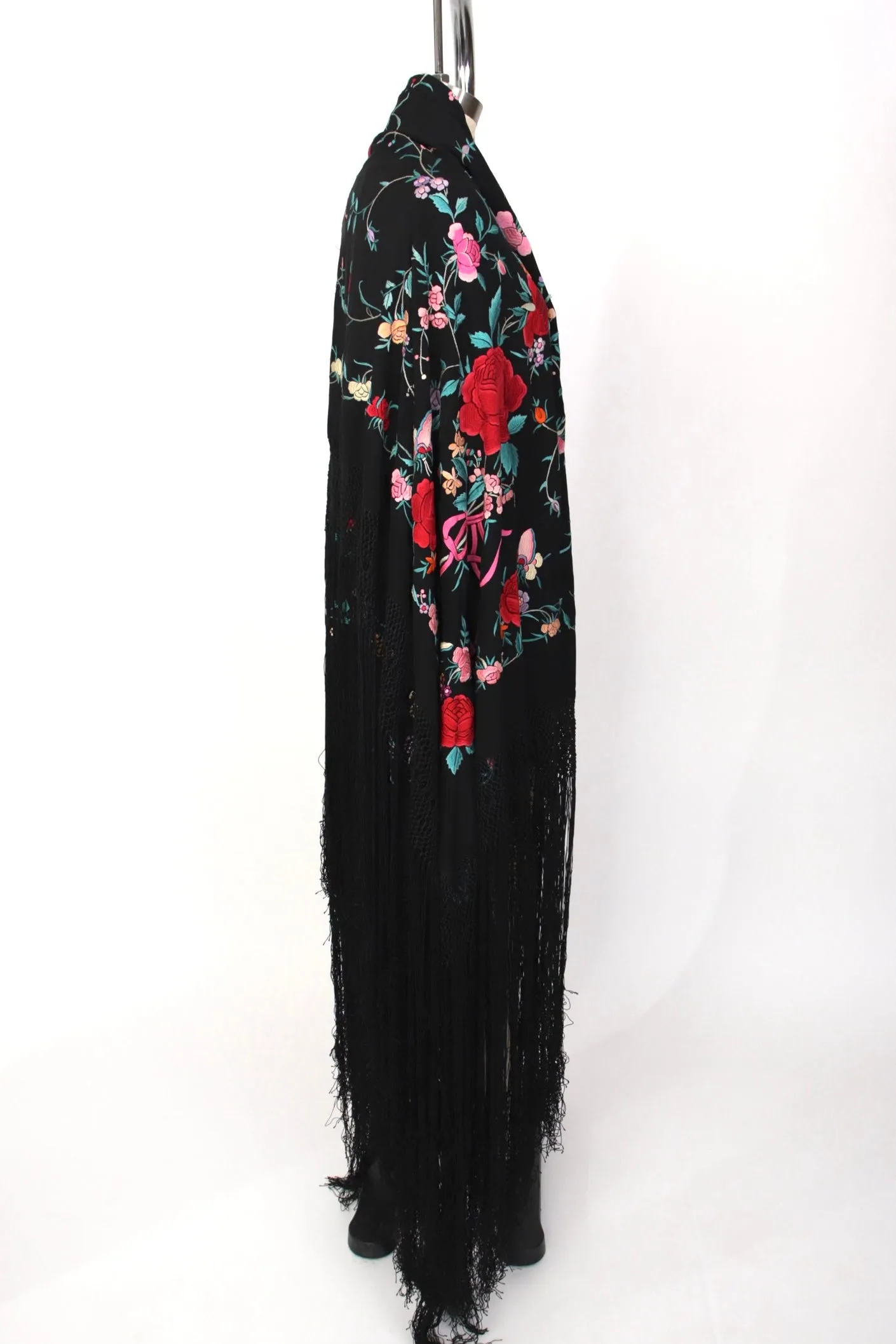 1920s Floral Embroidered Piano Shawl