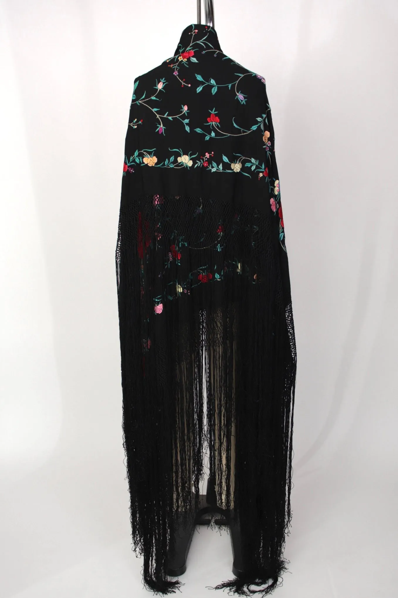 1920s Floral Embroidered Piano Shawl