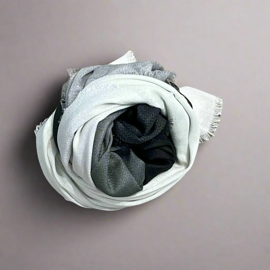 BEL-EVE Chapel Scarf