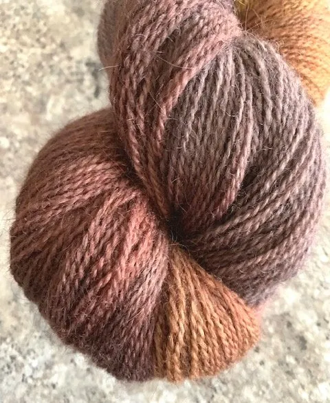 Bella BFL/Gotland Fingering The Beavers
