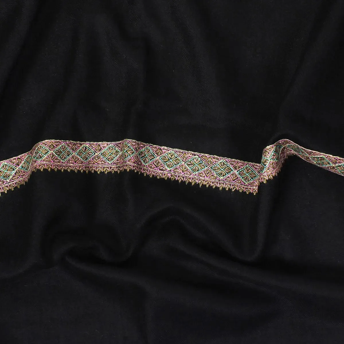 Black sozni Embroidered Hashidaar Pashmina Shawl