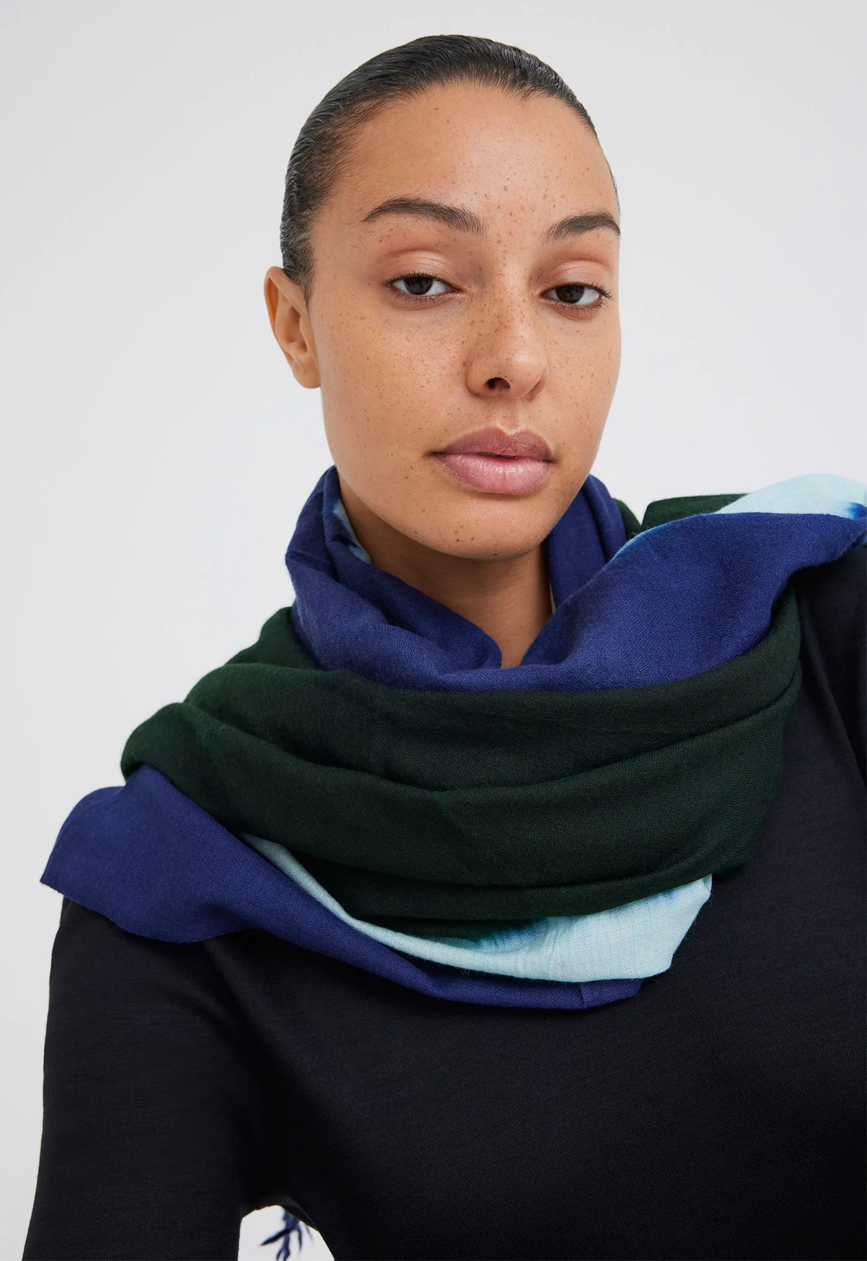 Blaze Wool Shawl - Skipper / Bavaria