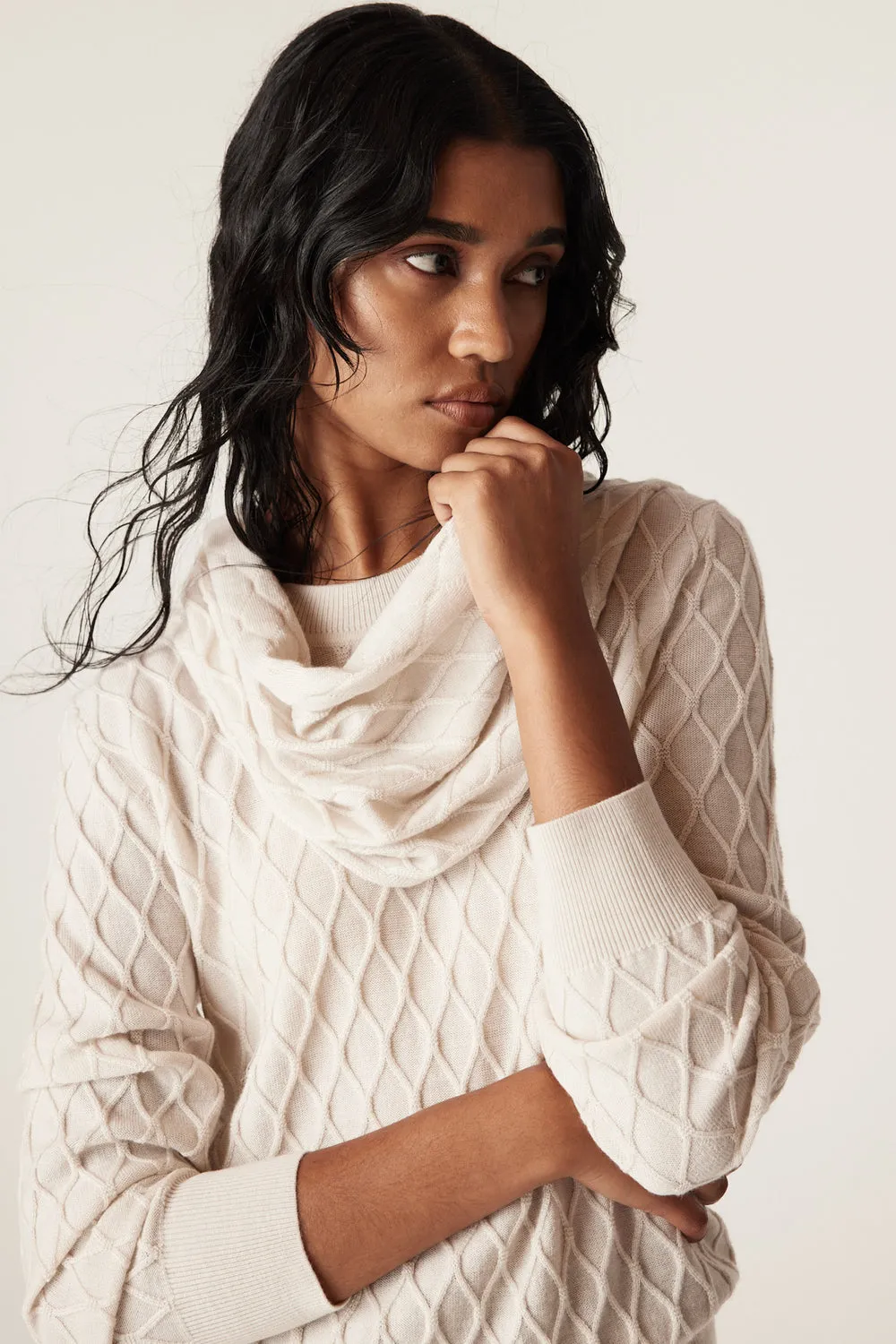 CABLE Merino Diamond Snood
