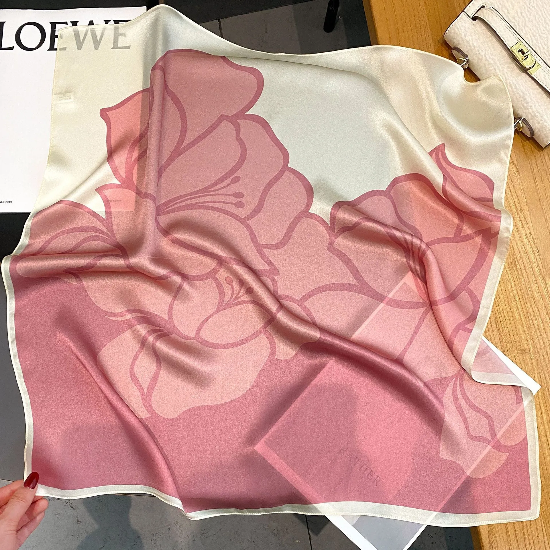 Camellia Korean Style Elegant 65 Silk Square Scarf Women's Mulberry Silk Scarf Professional Scarf Neck Protection Silk Scarf Printed Shawl