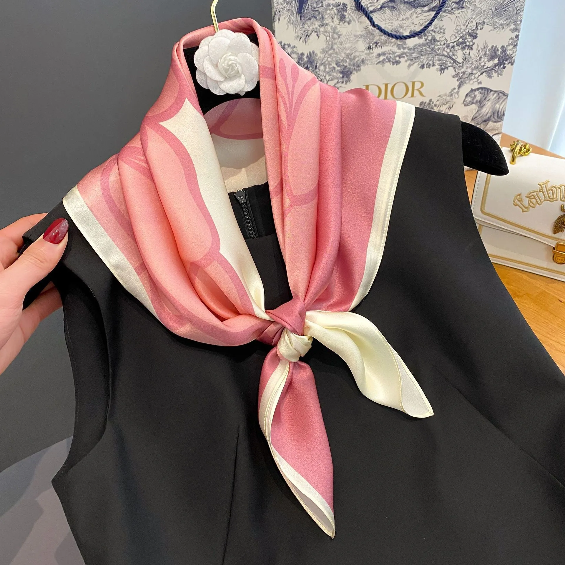 Camellia Korean Style Elegant 65 Silk Square Scarf Women's Mulberry Silk Scarf Professional Scarf Neck Protection Silk Scarf Printed Shawl