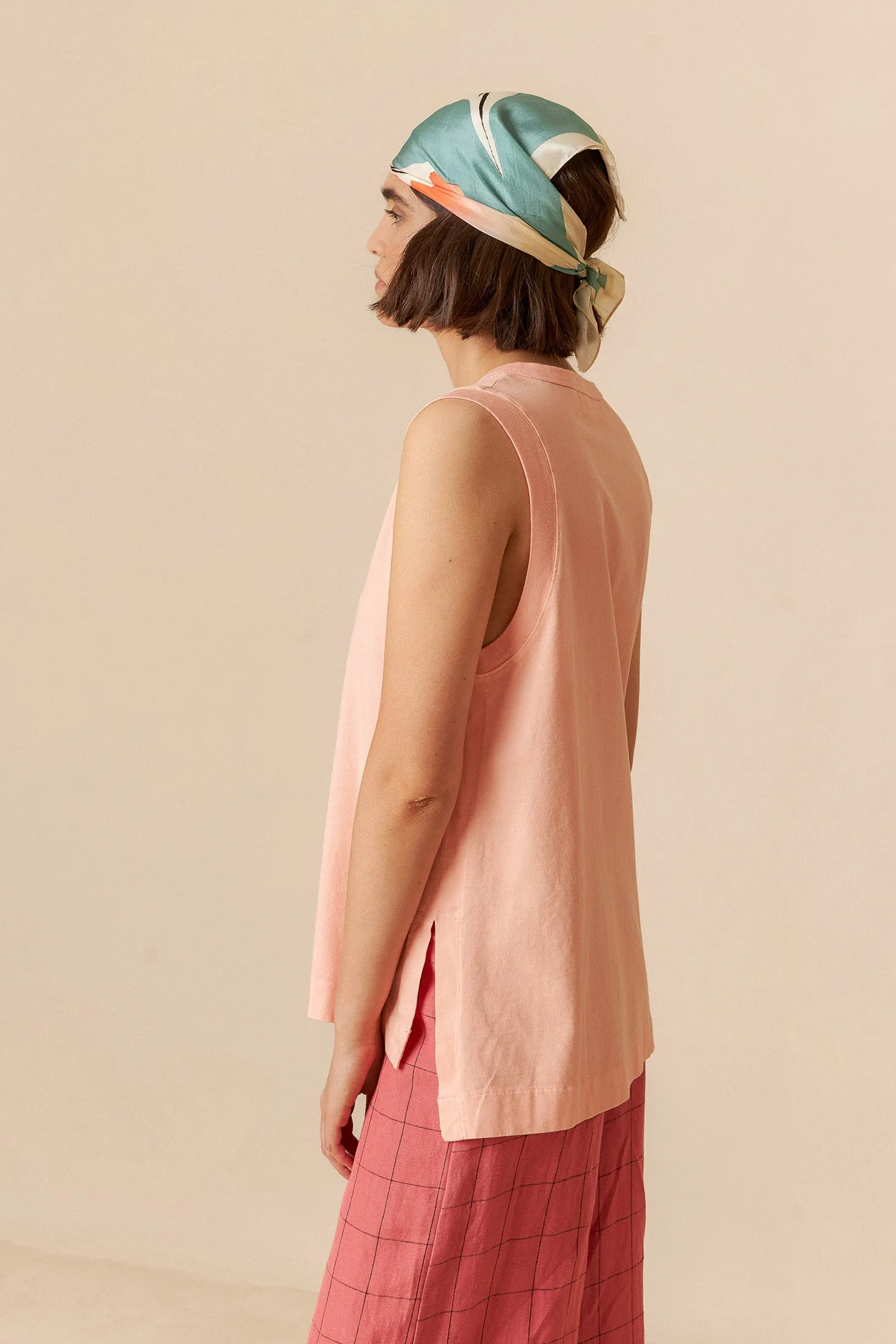[CL] SILK SCARF WITH A FLOWER MOTIF