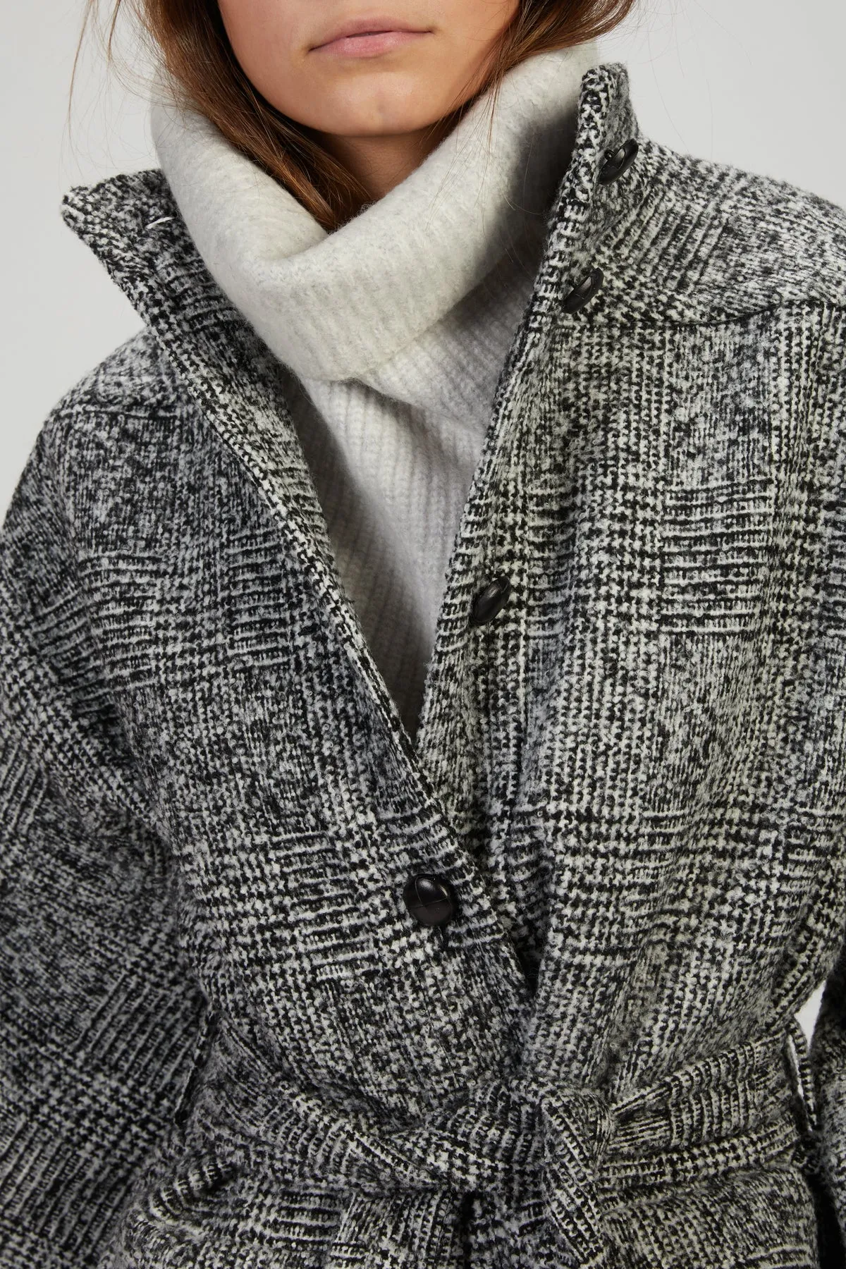 COLLARED SCARF