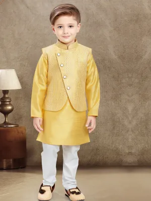 Contemporary Styled Diagonal Buttoned Bandi Adorned with Plain Kurta and Pyjama