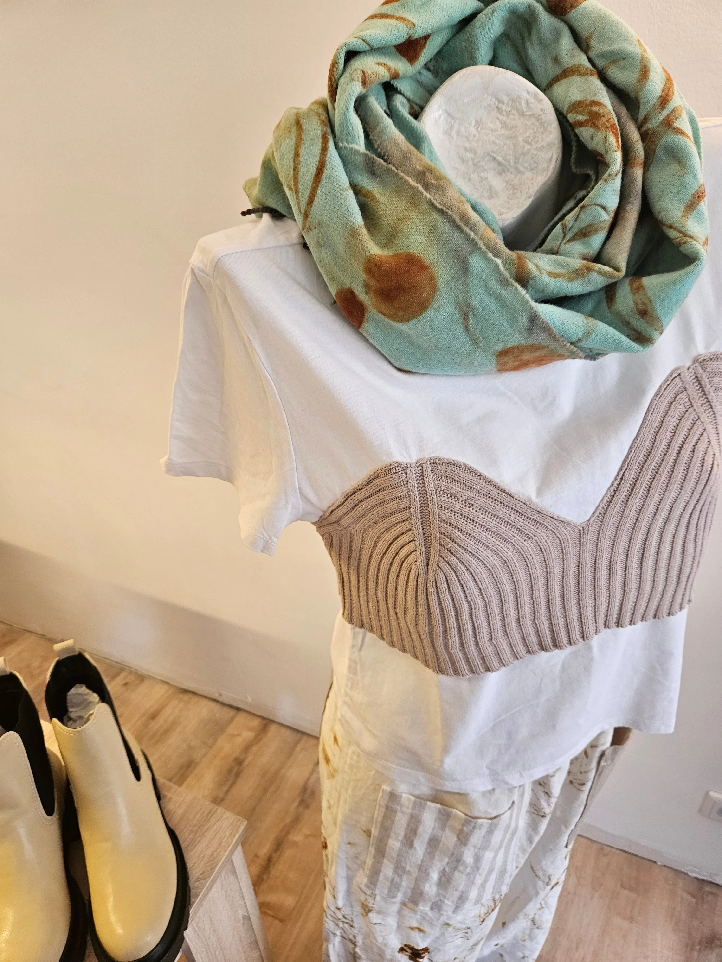 Cozy Oversized Botanically Printed Scarf - Mint