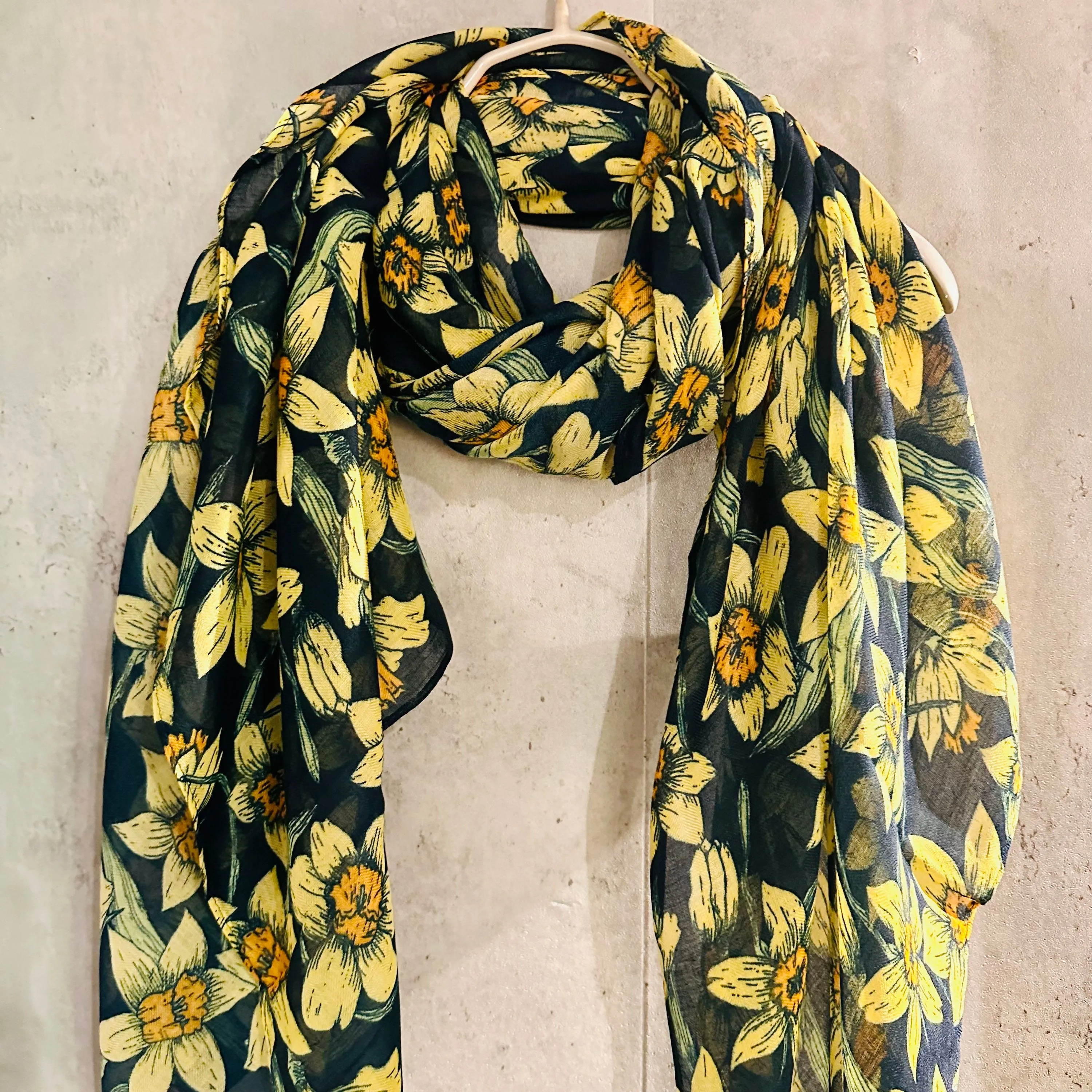 Dark Blue Organic Cotton Scarf with Eco-Friendly Seamless Daffodil Flowers – A Thoughtful Gift for Mom, Ideal for Birthday and Christmas Celebrations