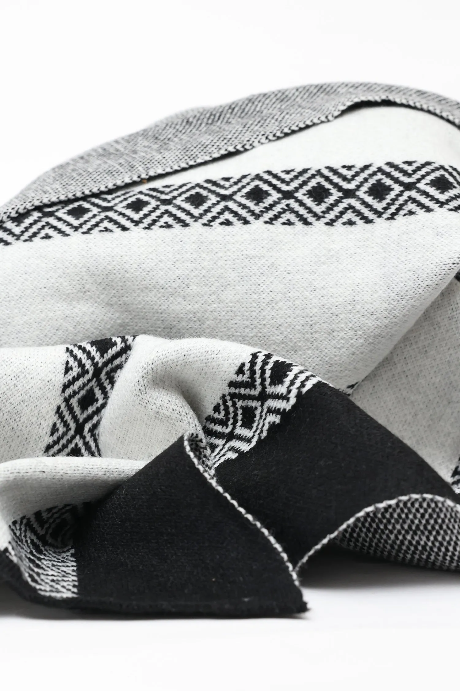 DUAL-TONE GEOMETRIC SCARF-BLACK