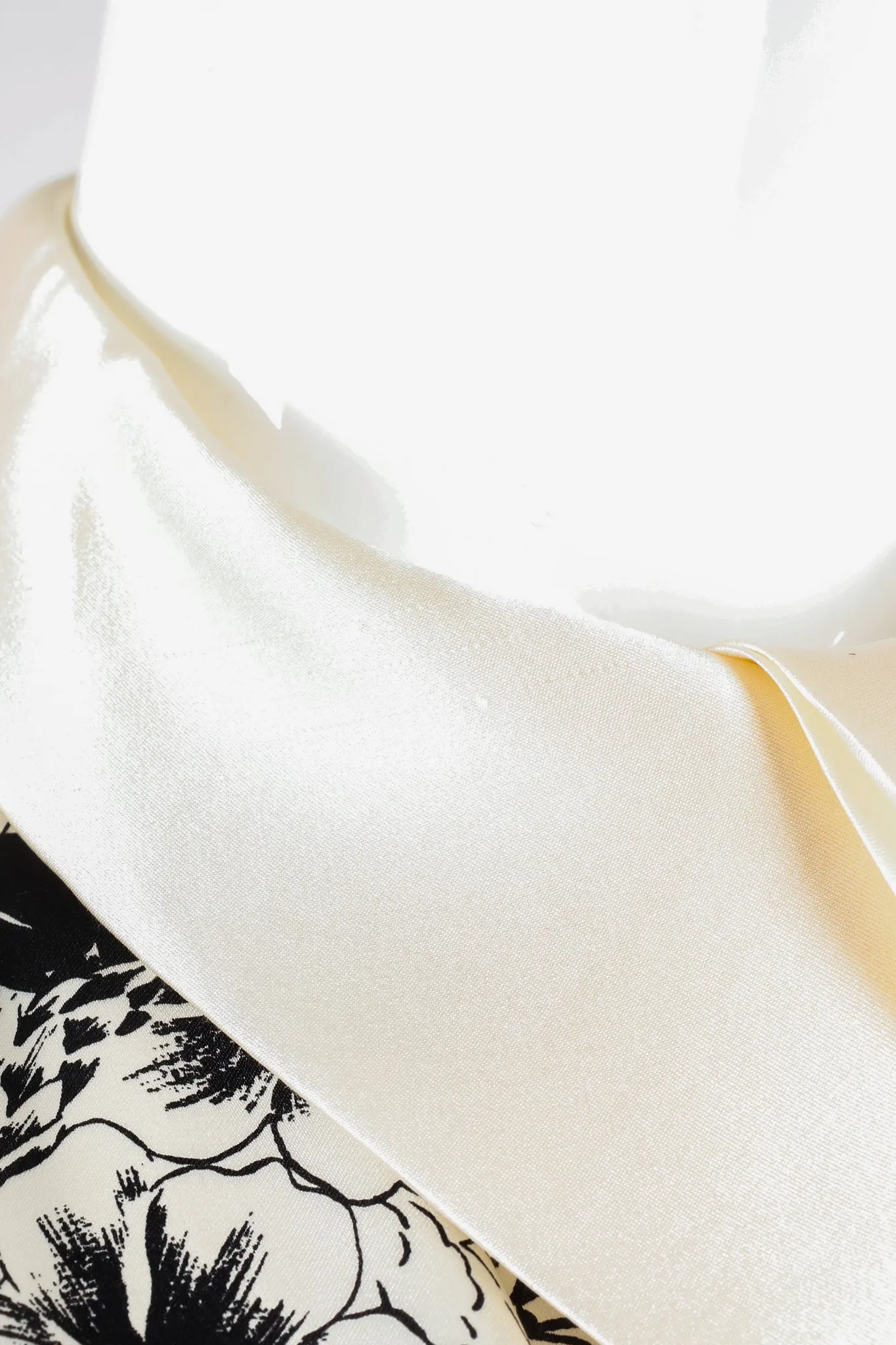 Floral Mantilla Tassel Print Shirt
