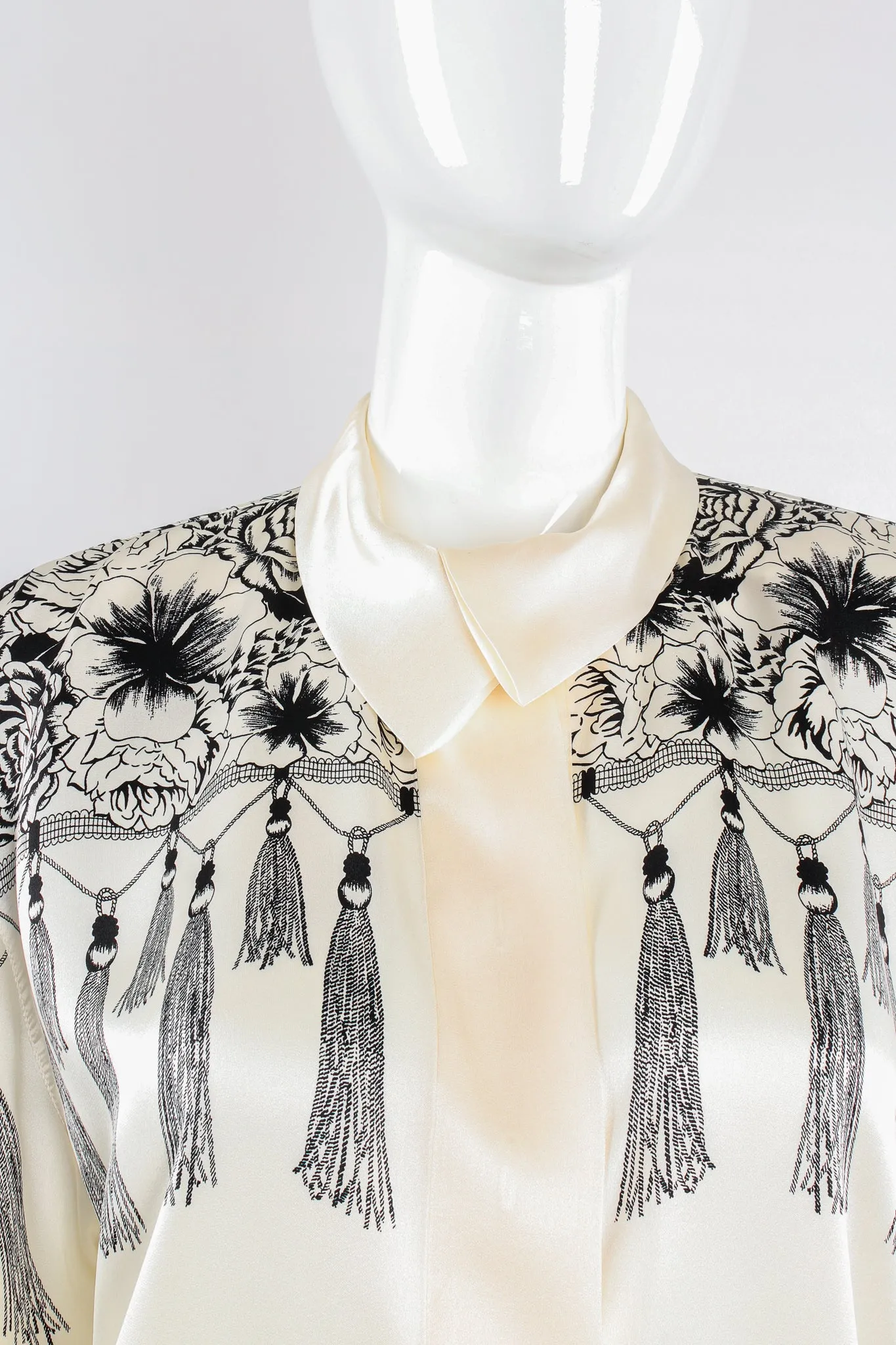 Floral Mantilla Tassel Print Shirt