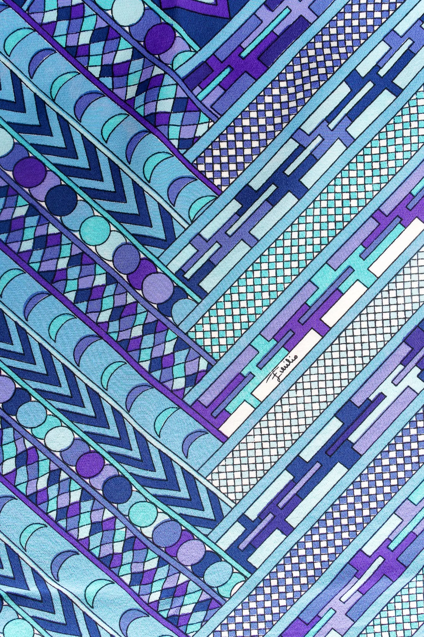 Geometric Diamond Print Scarf