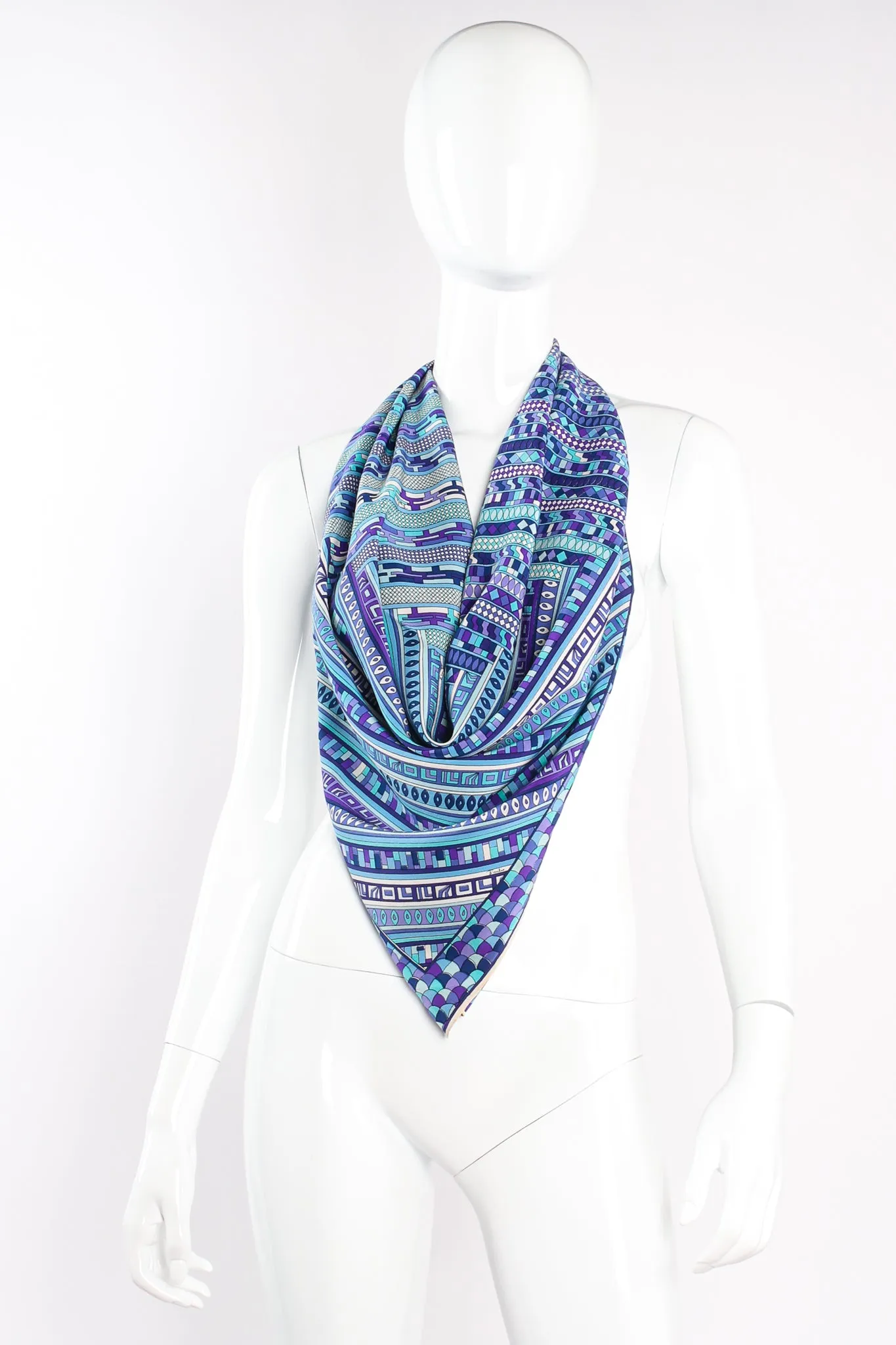 Geometric Diamond Print Scarf
