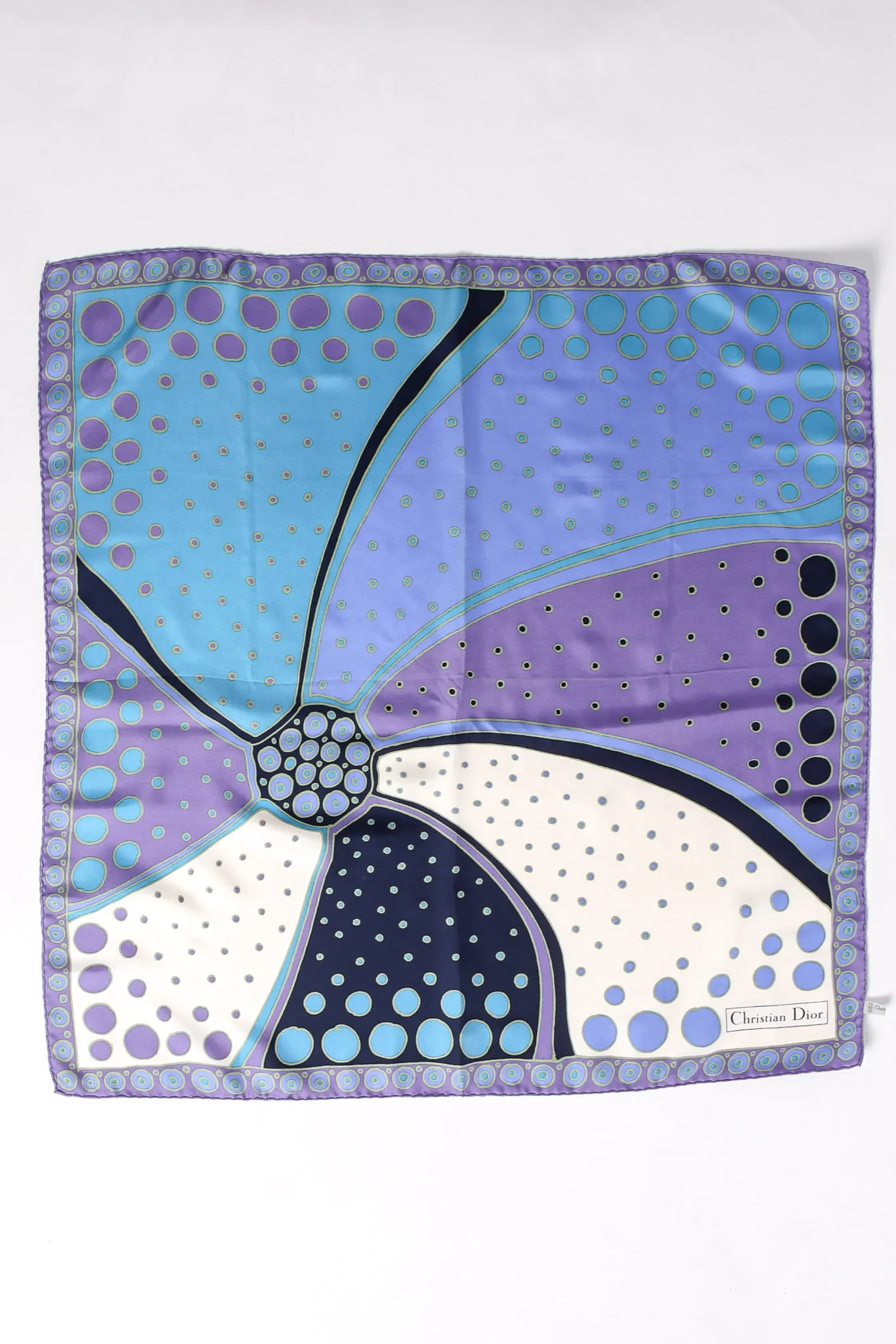 Graduated Dot Swirl Scarf