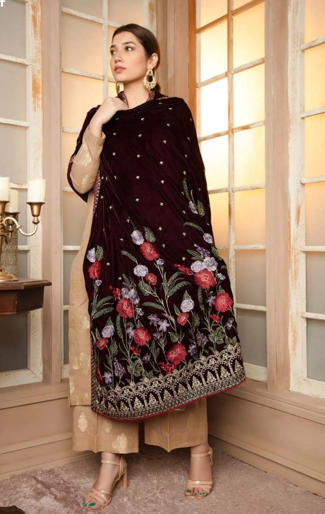 Grise/Luxury Embroidered Velvet Shawl by Adans Libaas