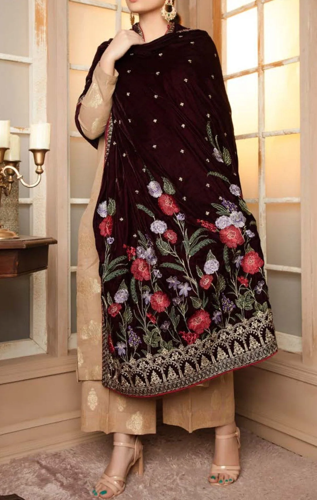 Grise/Luxury Embroidered Velvet Shawl by Adans Libaas