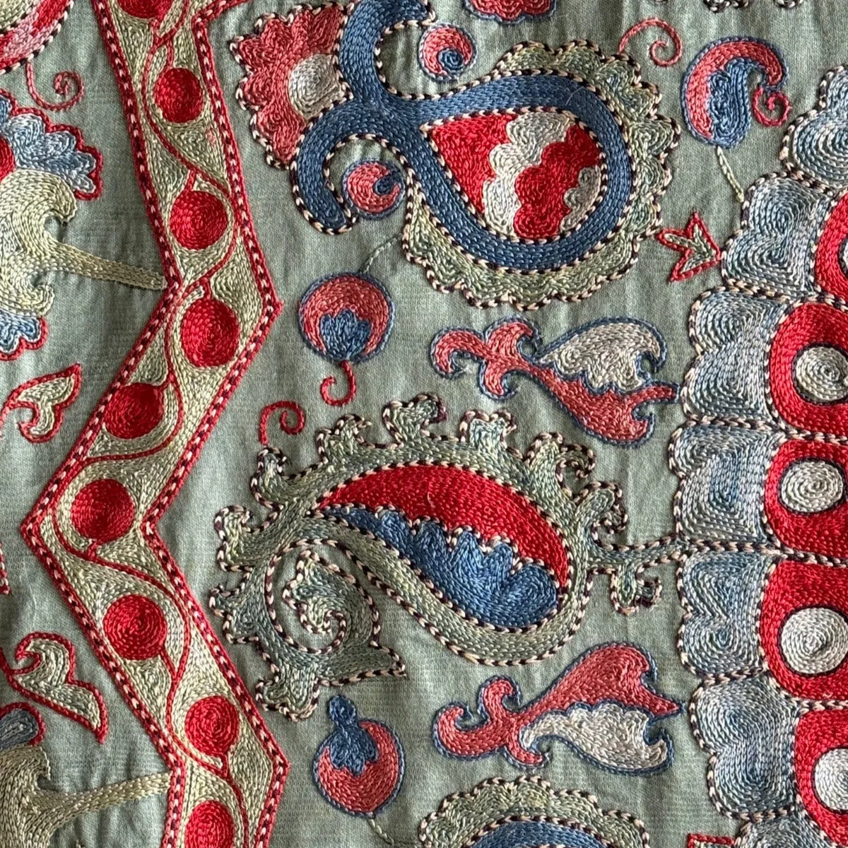 Hand Stitched Suzani (CSSU013524 | 88 x 120")
