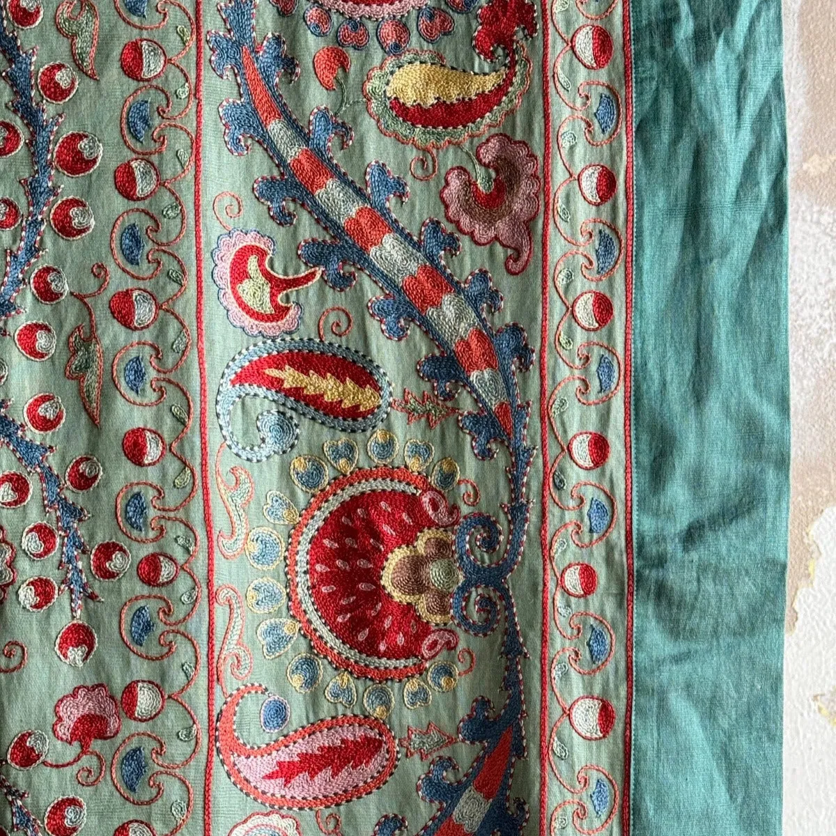 Hand Stitched Suzani (CSSU013524 | 88 x 120")