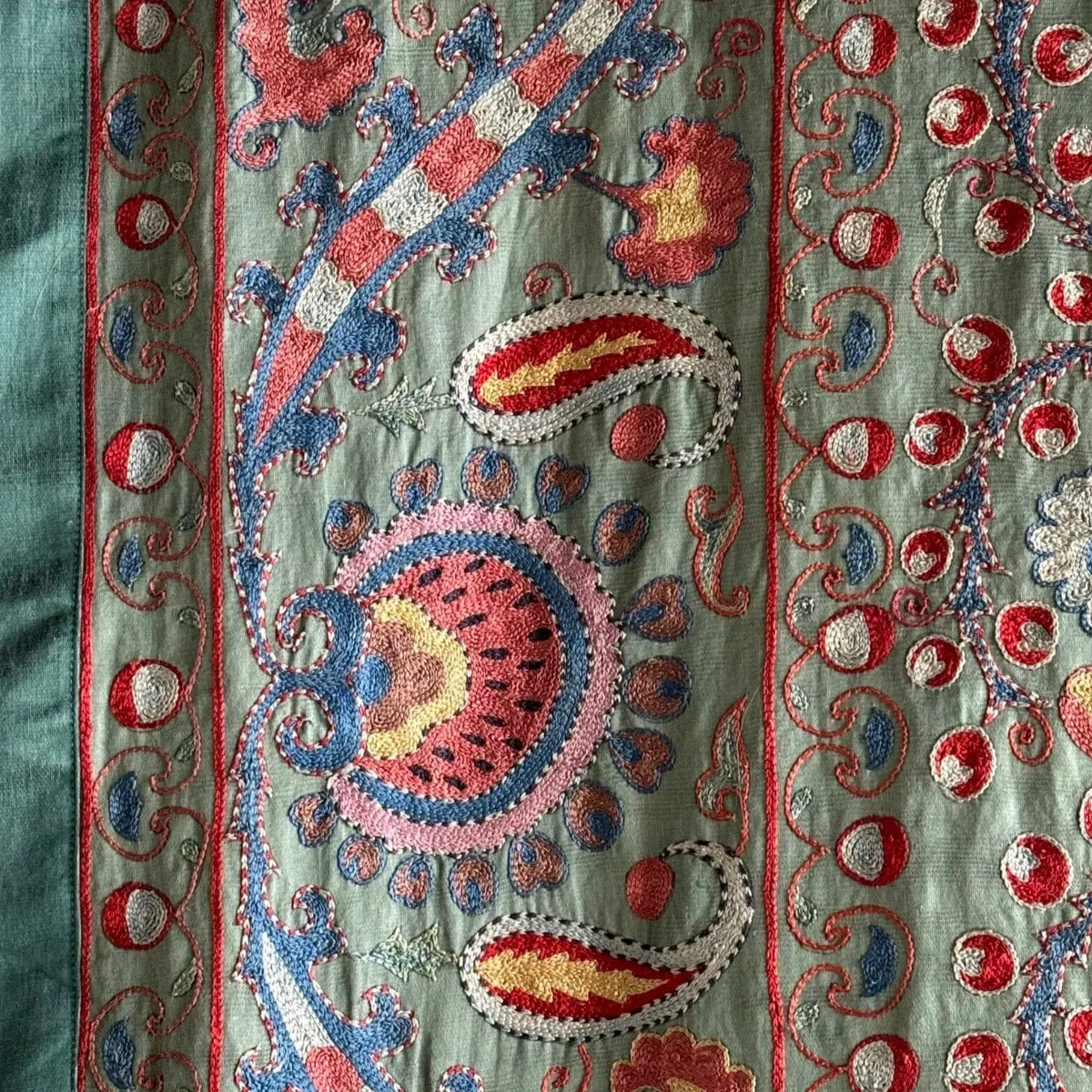 Hand Stitched Suzani (CSSU013524 | 88 x 120")