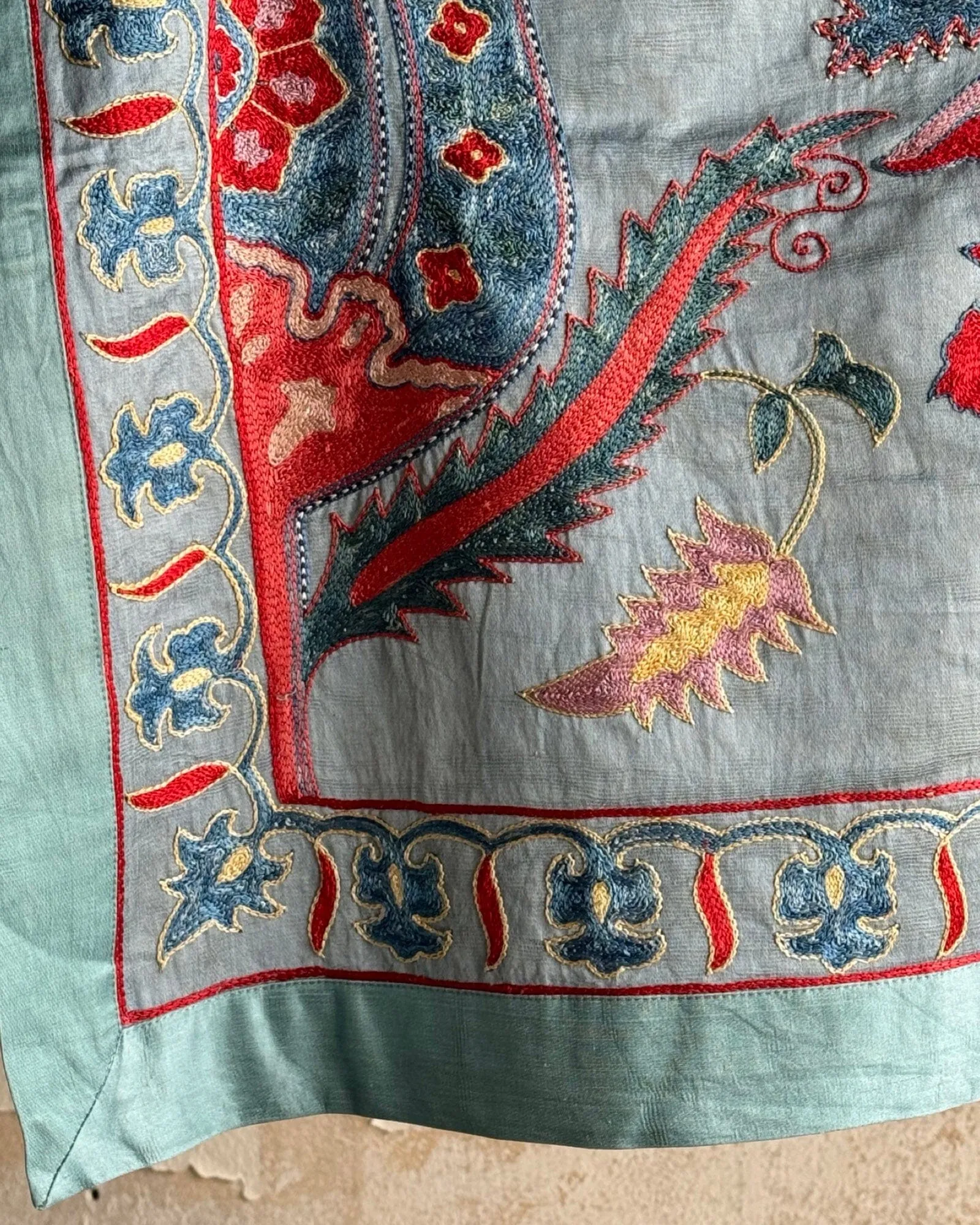 Hand Stitched Suzani (CSSU080424 | 43 x 61")