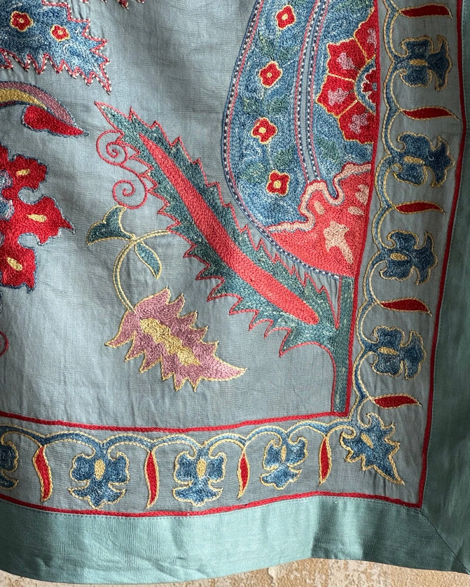 Hand Stitched Suzani (CSSU080424 | 43 x 61")