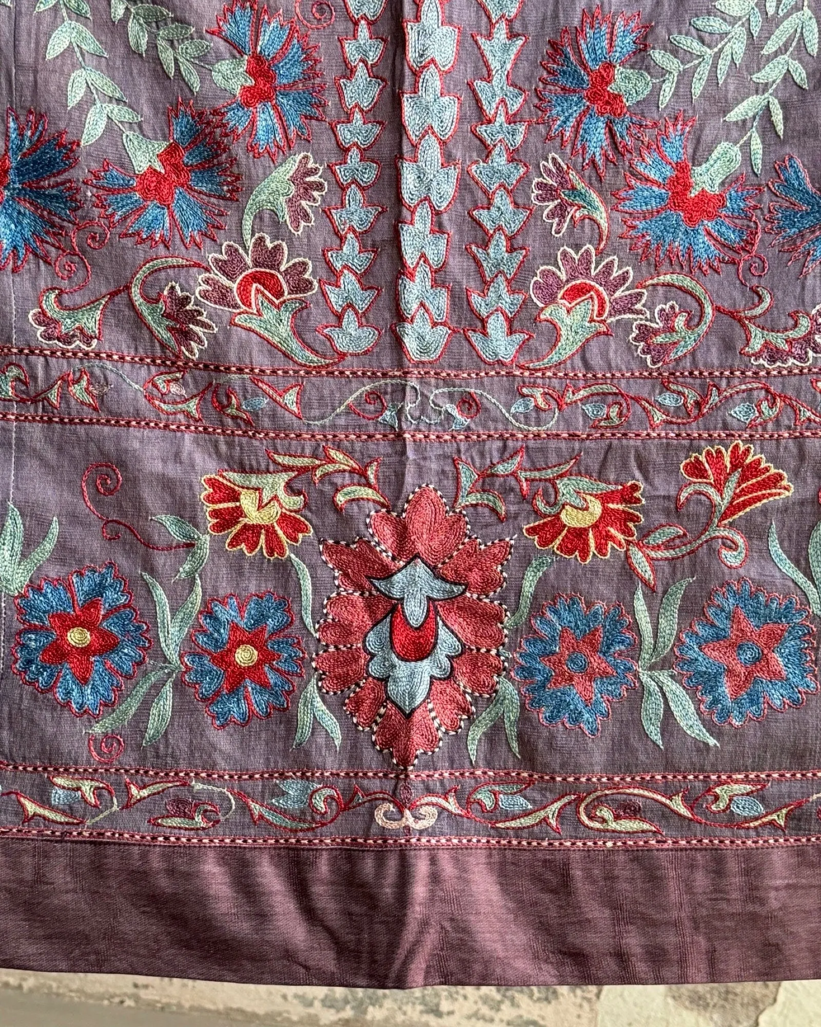 Hand Stitched Suzani (CSSU085424 | 64 x 96")