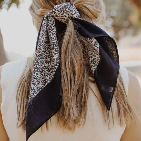 HENDRYX FLORAL BANDANA