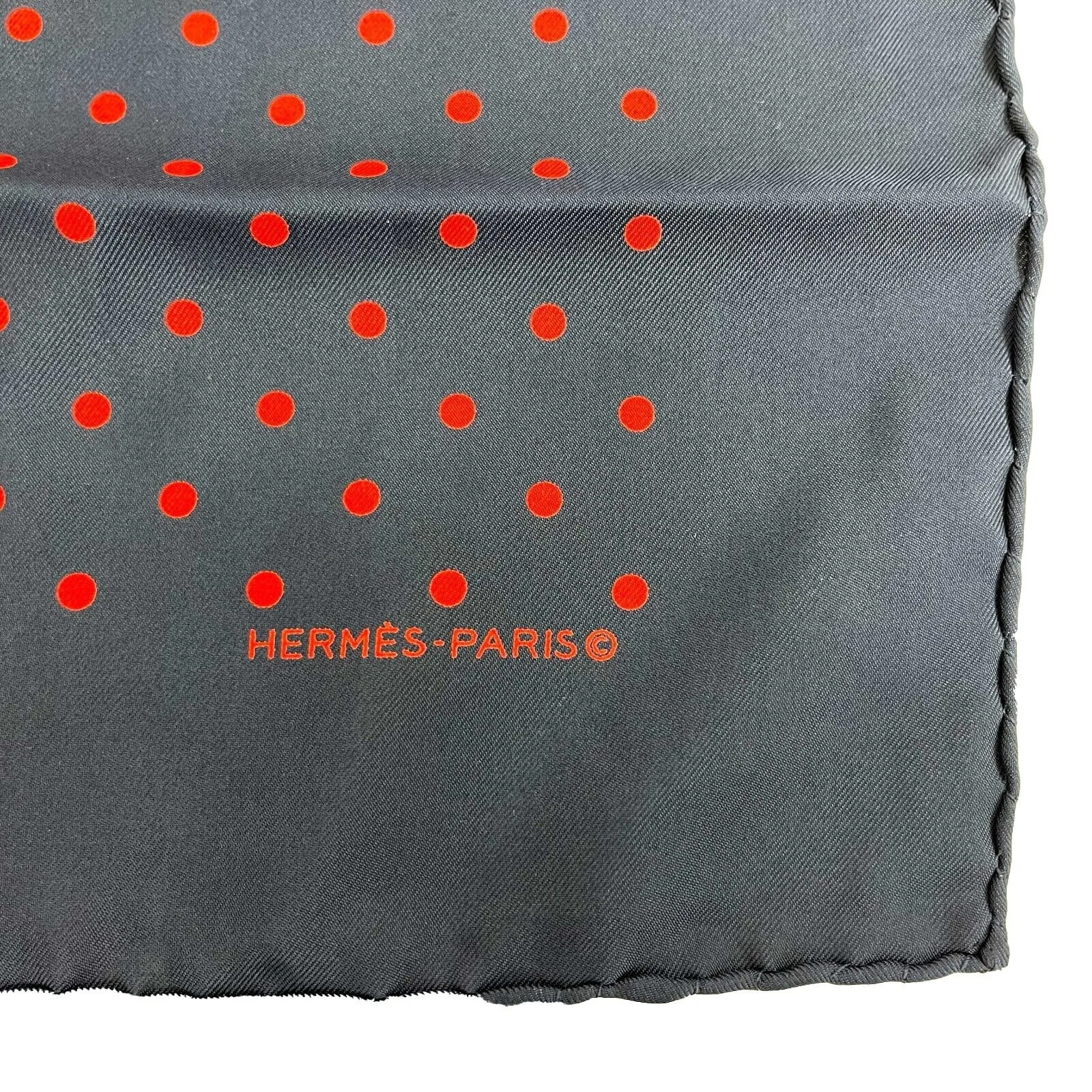 Hermes - Excellent - Paris Red Polka Dot Navy Blue Wrap - Blue/Pink - One Size