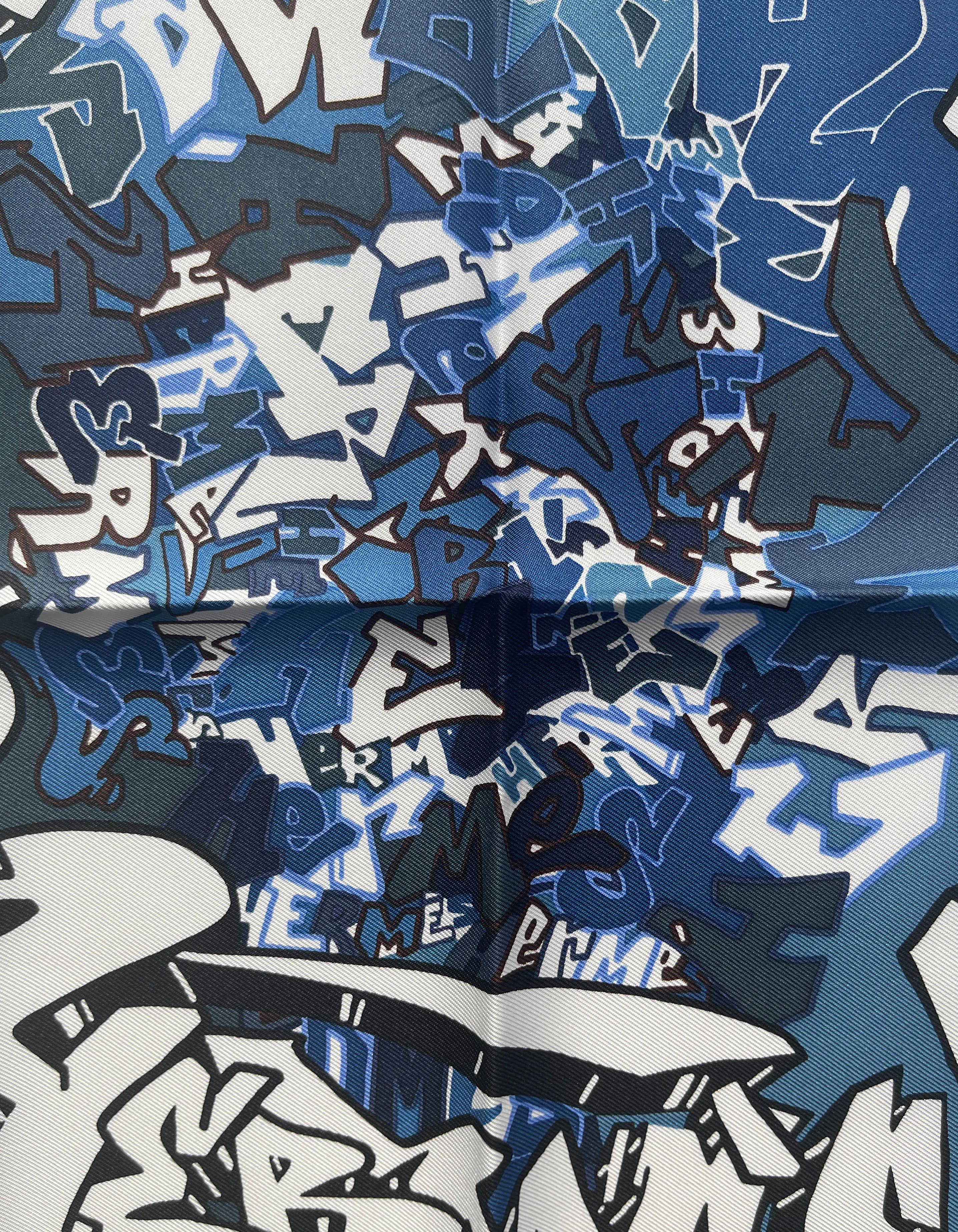 Hermes NEW Green/Black/ Blue Graff Hermes Print Pocket Square