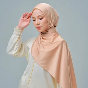 Inaya in Amber