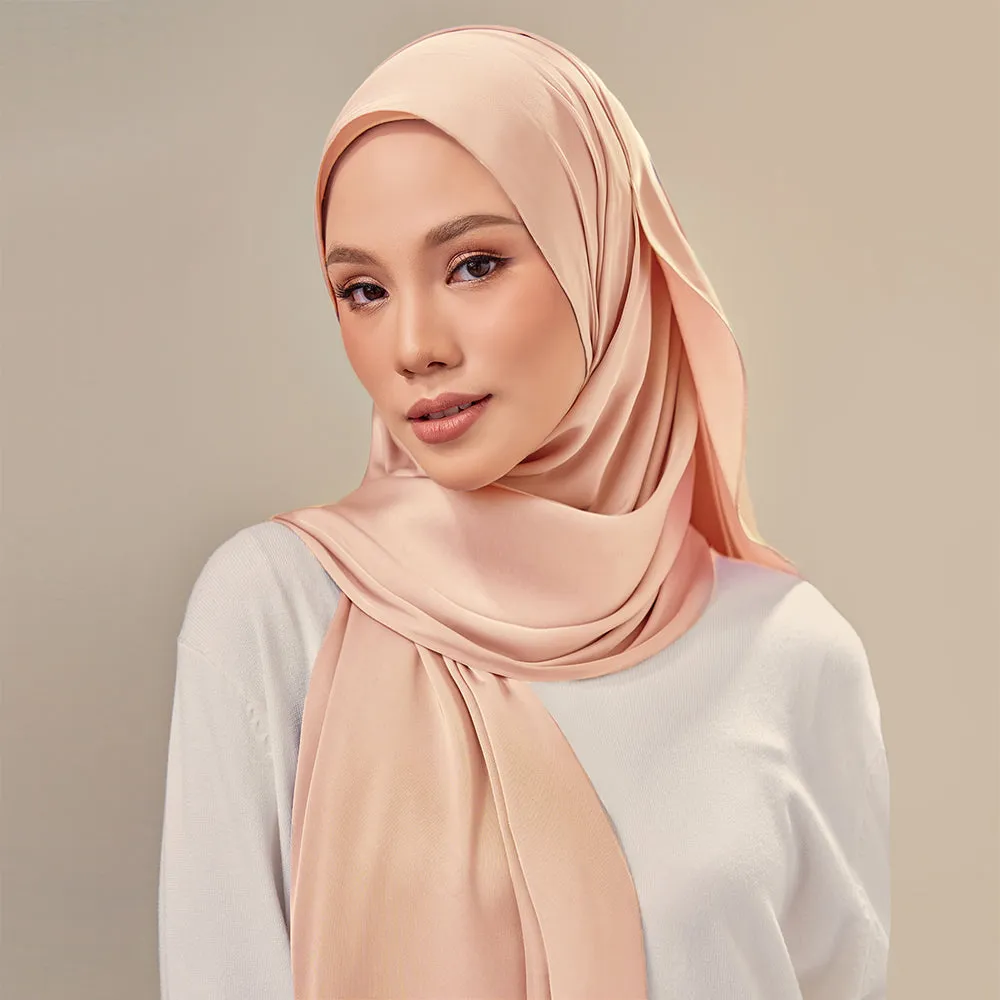 Inaya in Salmon