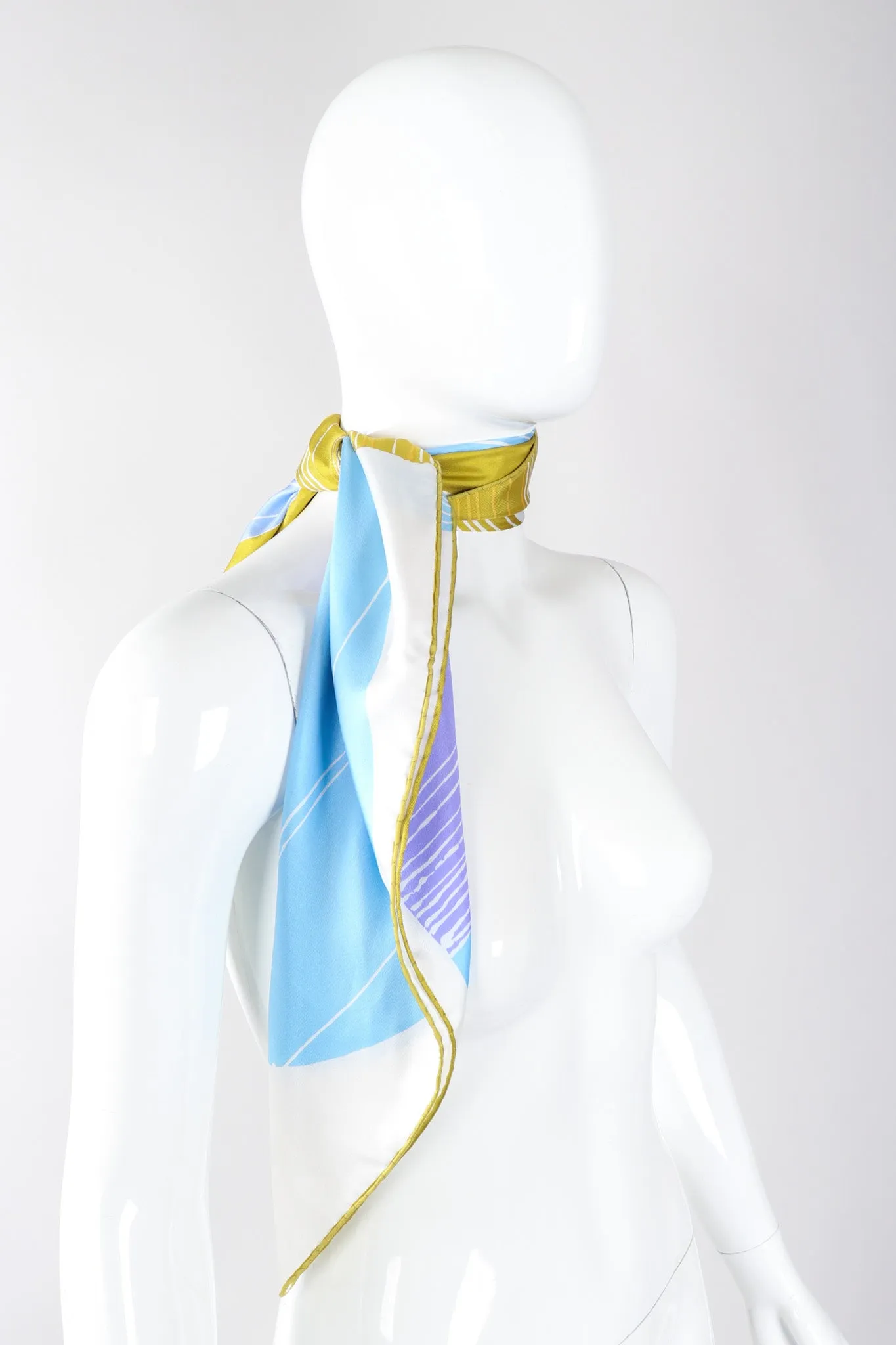 Linear Circle Seagrass Scarf