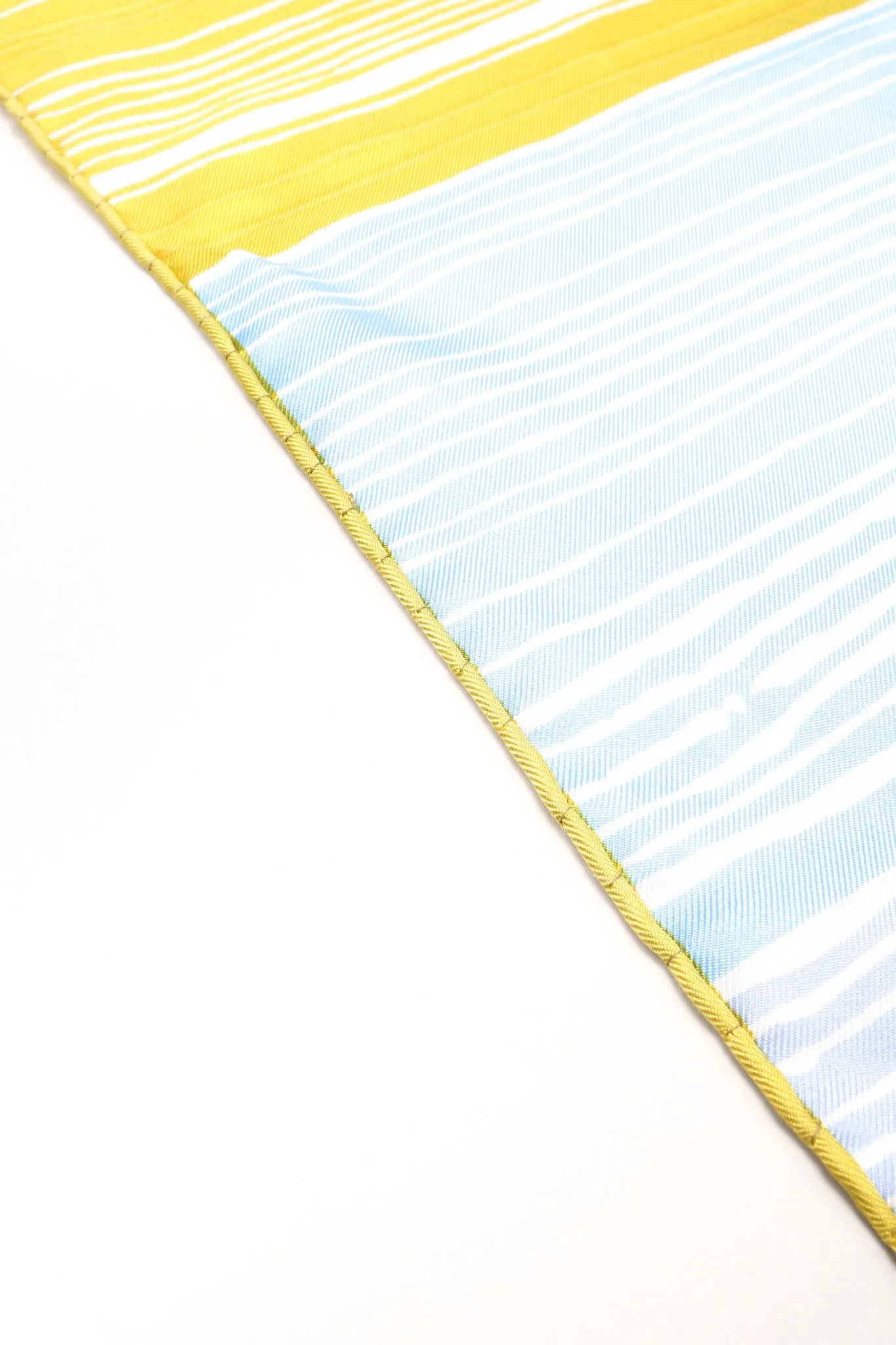 Linear Circle Seagrass Scarf