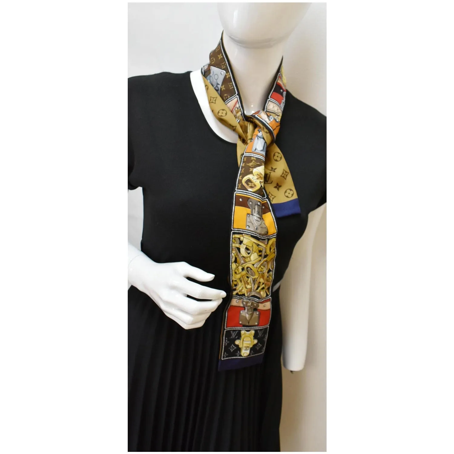 LOUIS VUITTON Lock It Silk Monogram Pattern Bandeau Brown