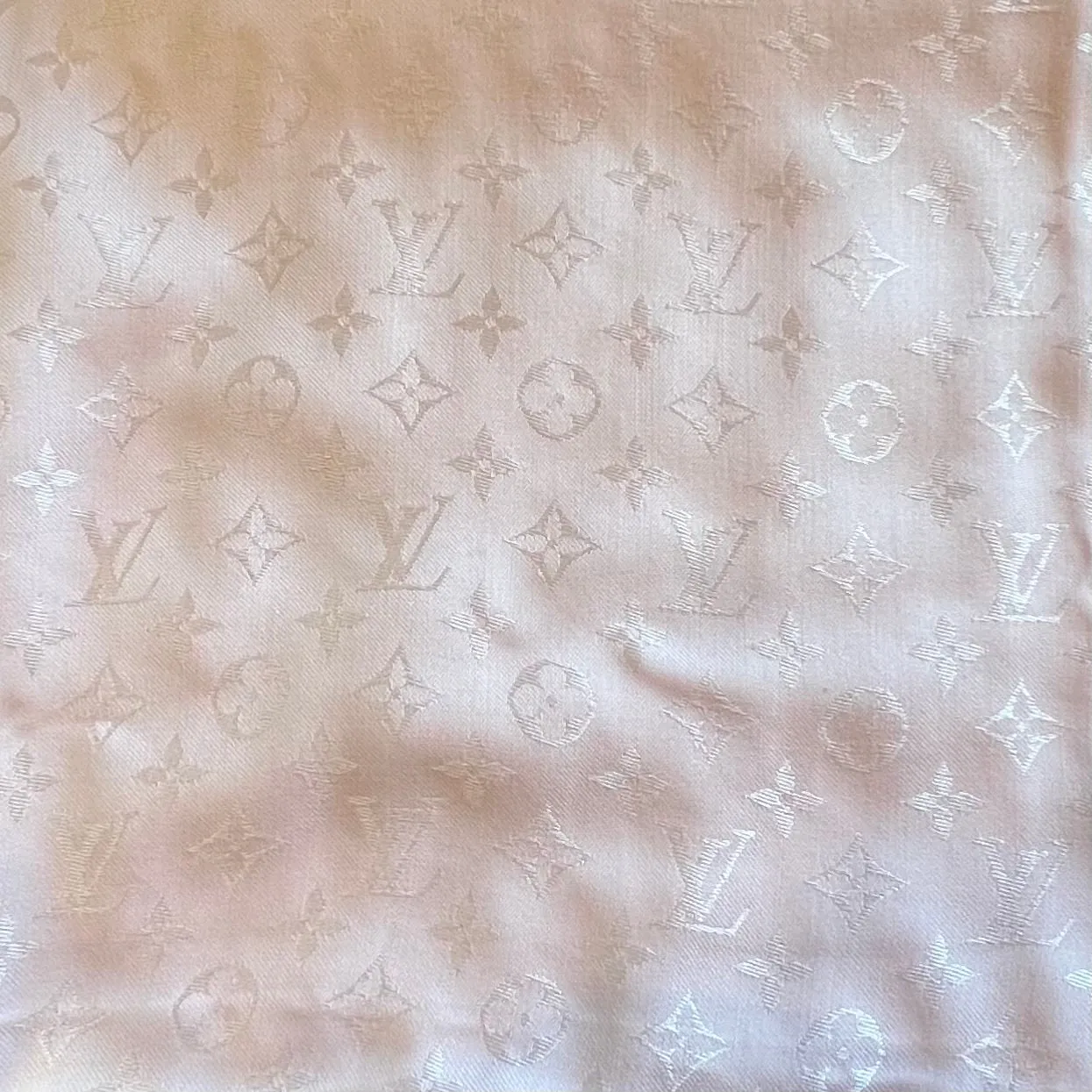LOUIS VUITTON Shine Pink Silk Blend Monogram Shawl