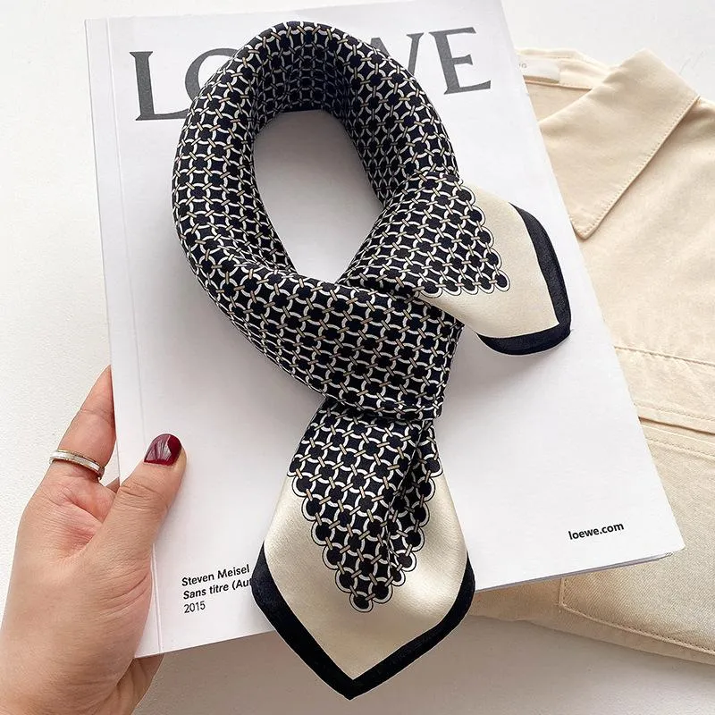 New Geometric Pattern Mulberry Silk Small Silk Scarf Fashion Decoration Winter Warm In Stock Square Scarf Professional Scarf