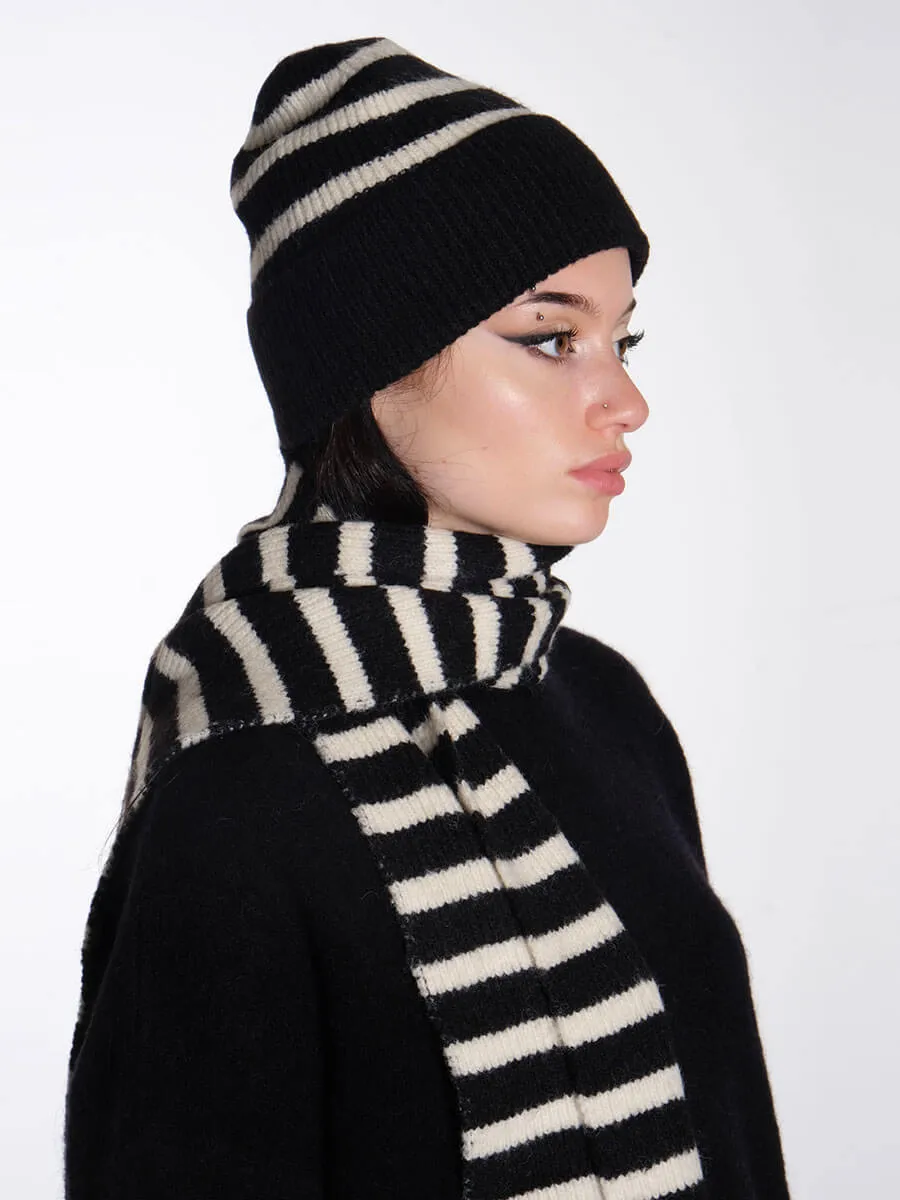 Nudaria Knitted Scarf - Caviar