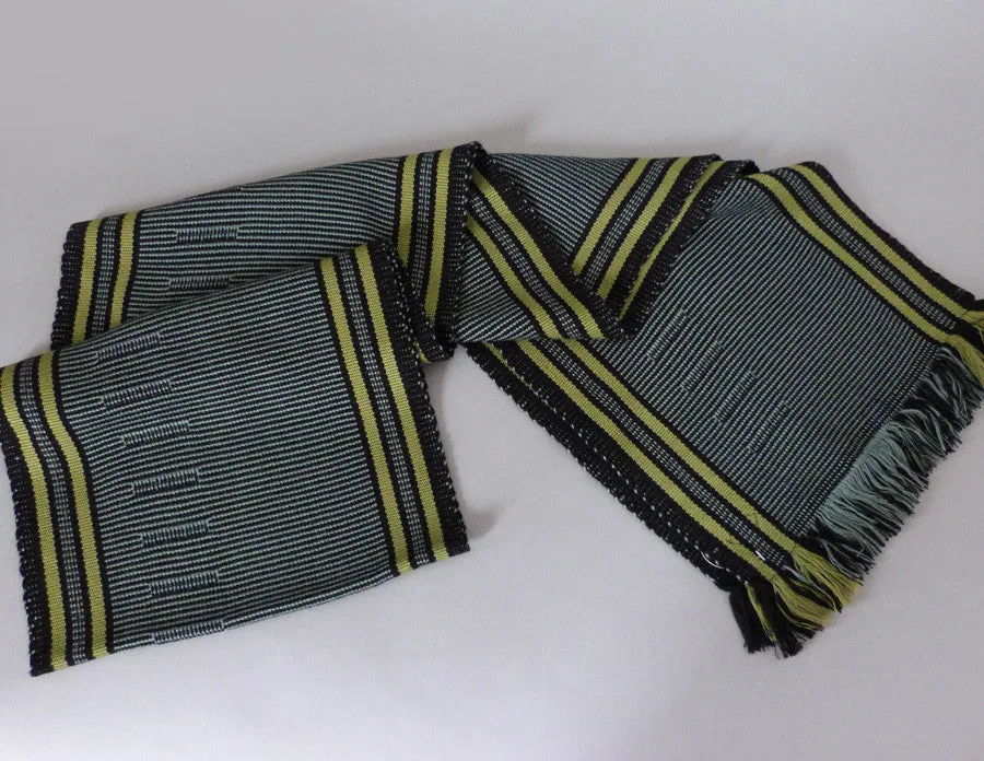 Off Kilter Wink Scarf