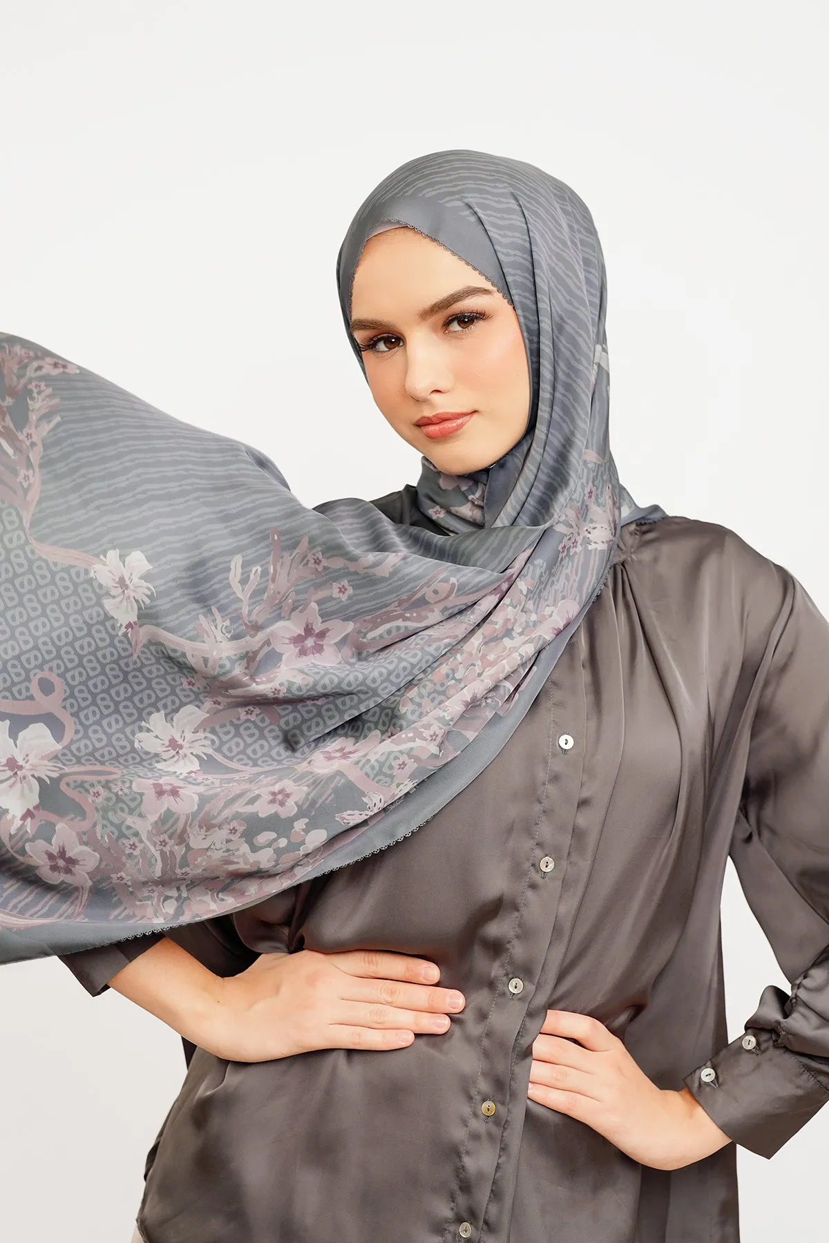 Paradiso Satin Shawl - Wurzel