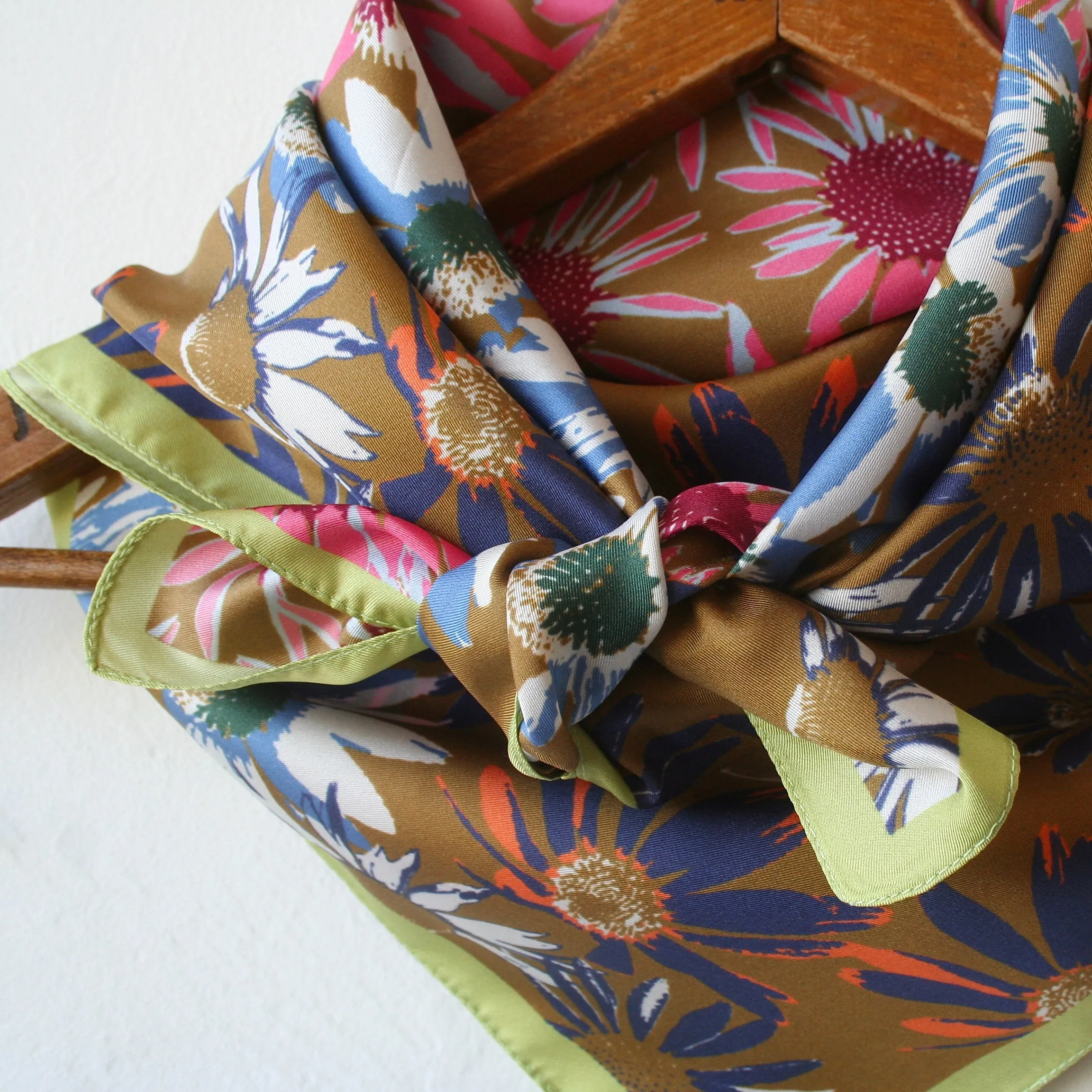 Épice Silk Floral Scarf - Bronze