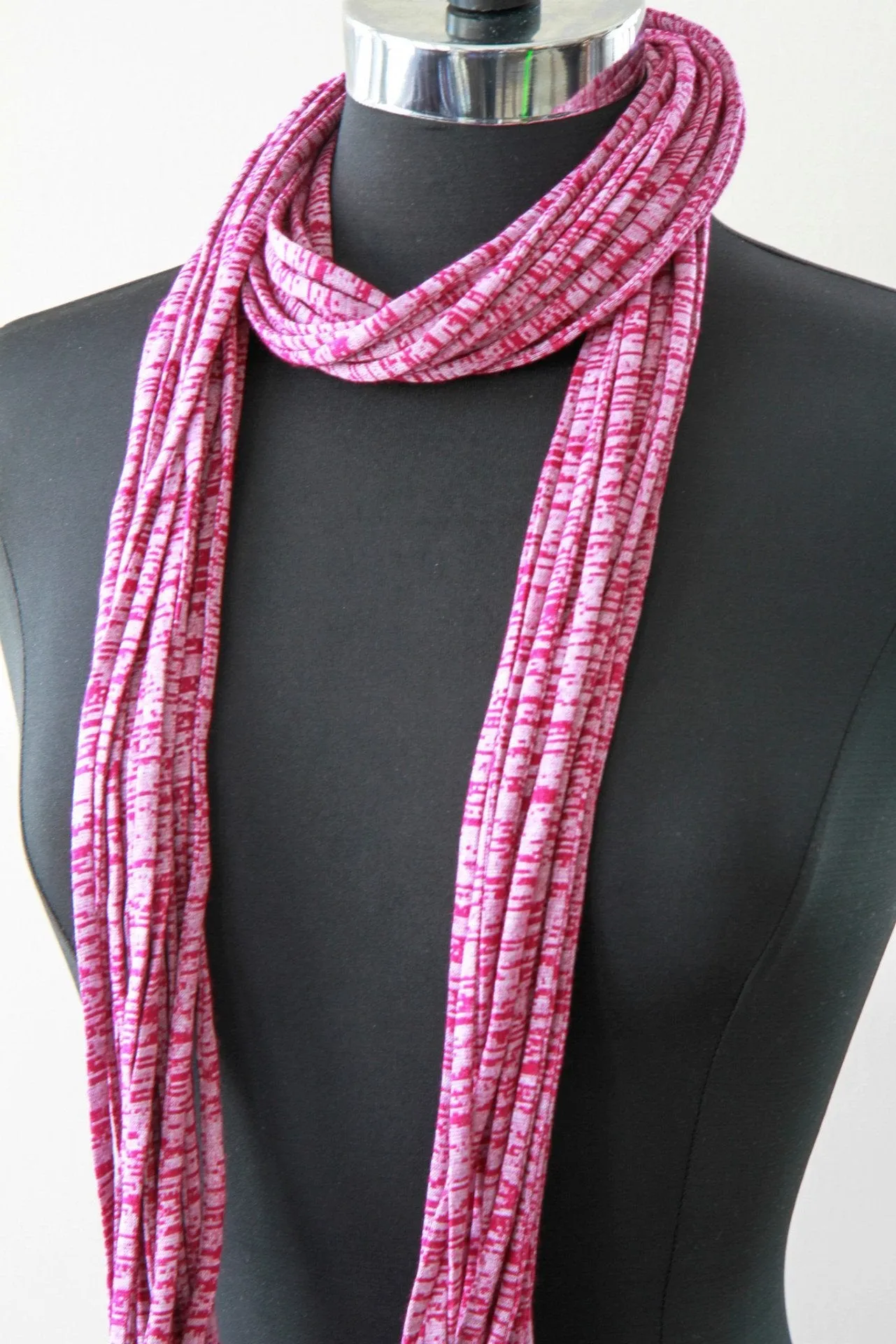 Pink Infinity Scarf Necklace 'Marbled Cranberries'