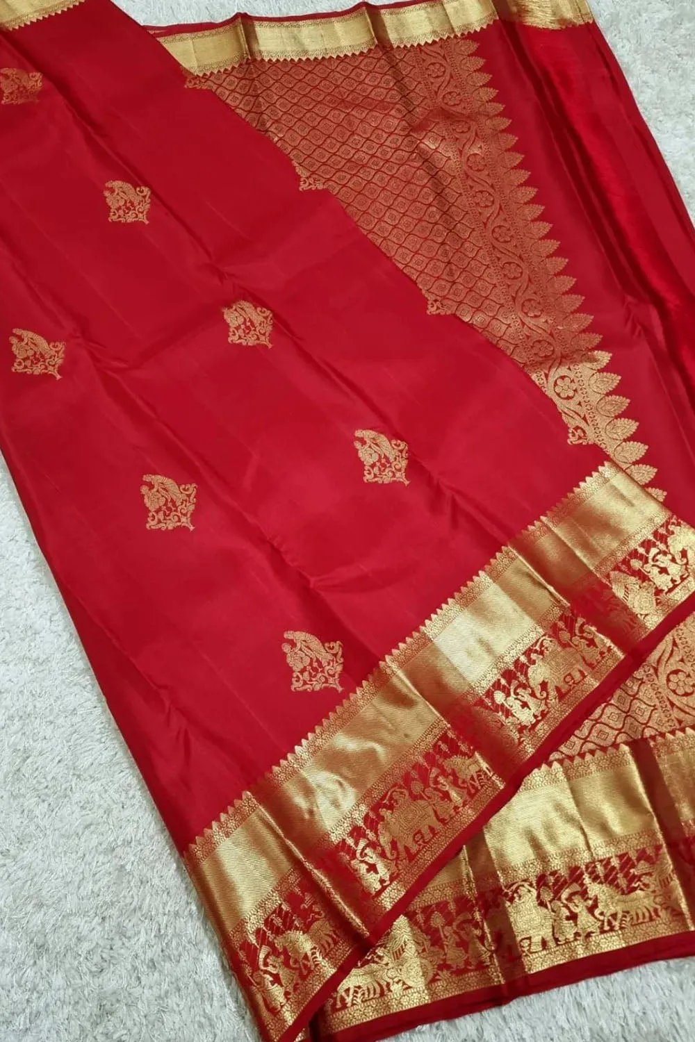 Red Banarasi Silk Saree With Zari Weaving Work