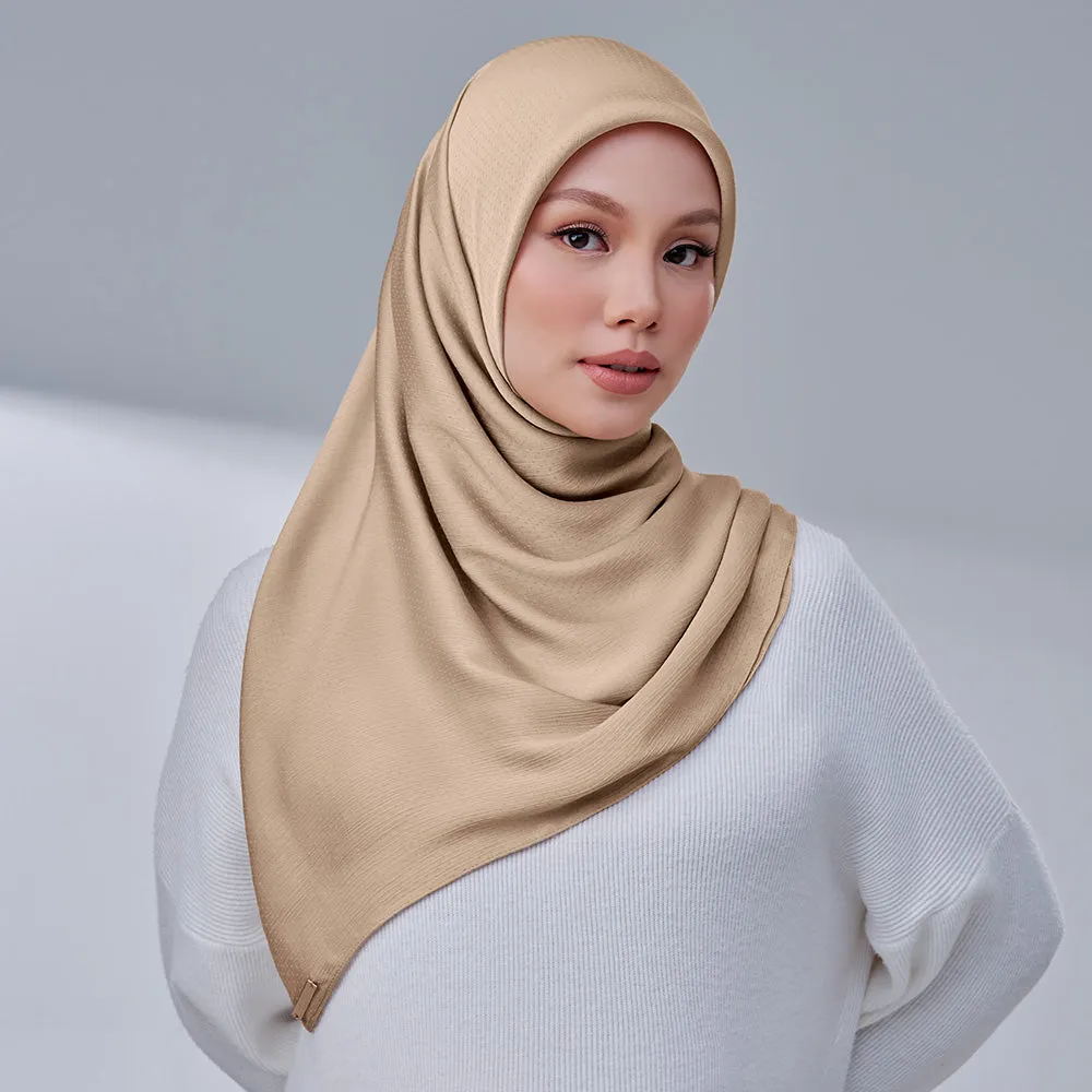 Sofya in Muslin