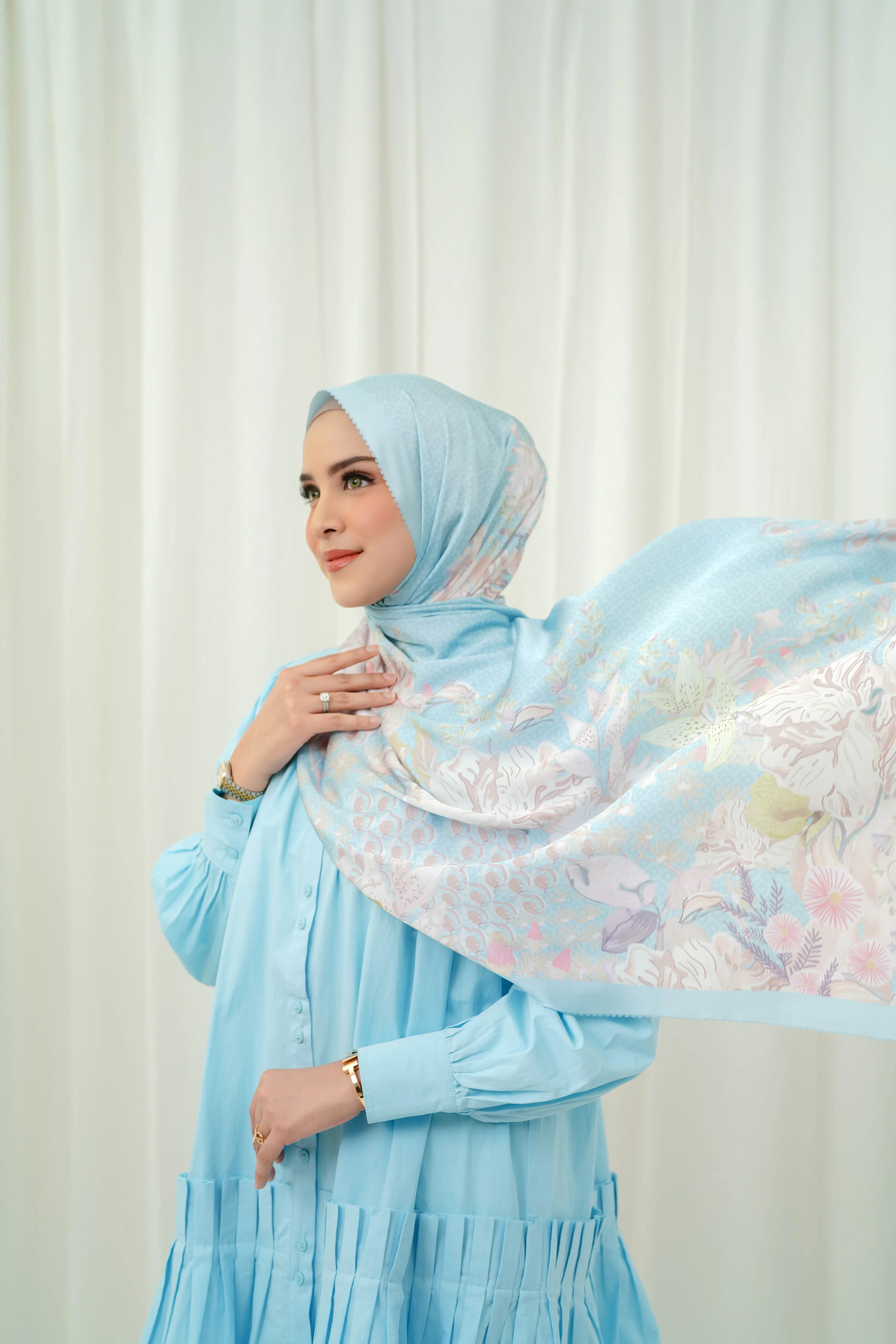 The Gardenia Satin Shawl - Flax